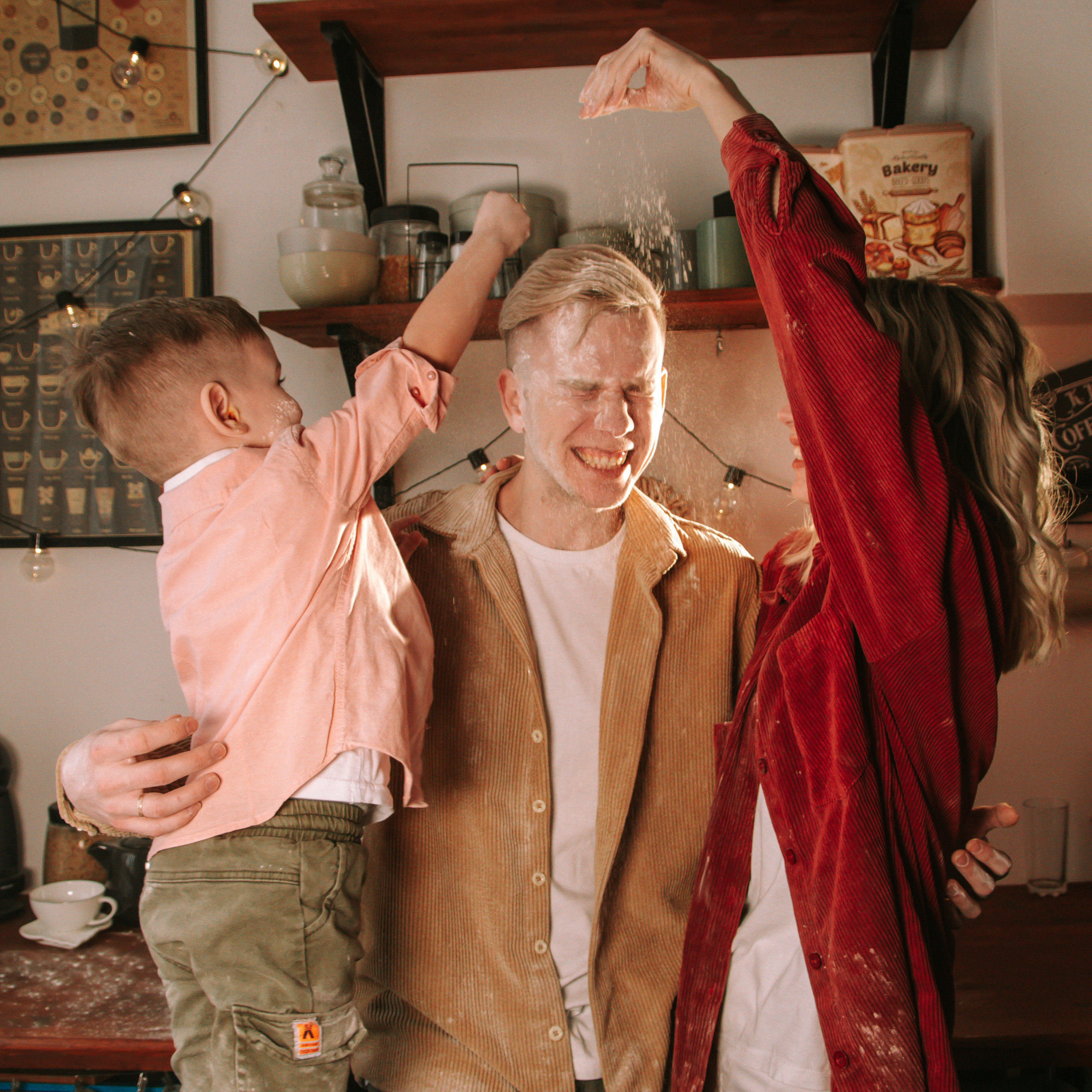 Мама Вика, Папа Костя и Саша