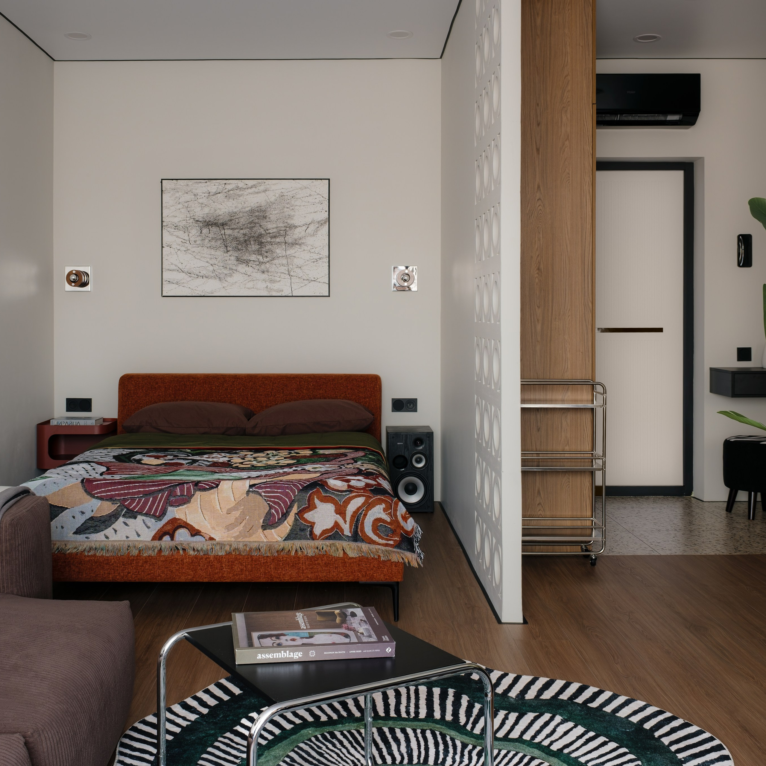 Private Apartment by Stepan Romanov