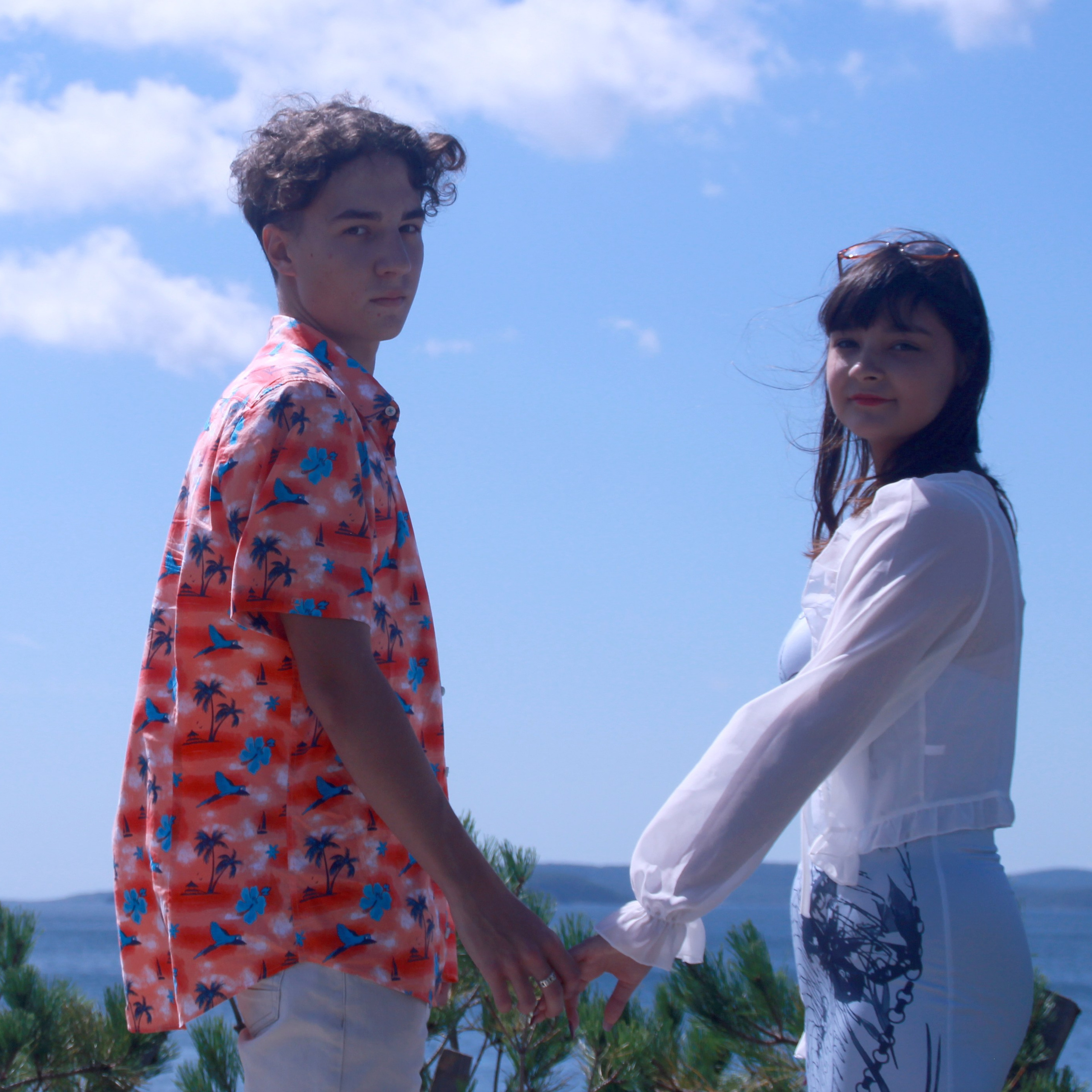 Фото история молодой пары на берегу моря