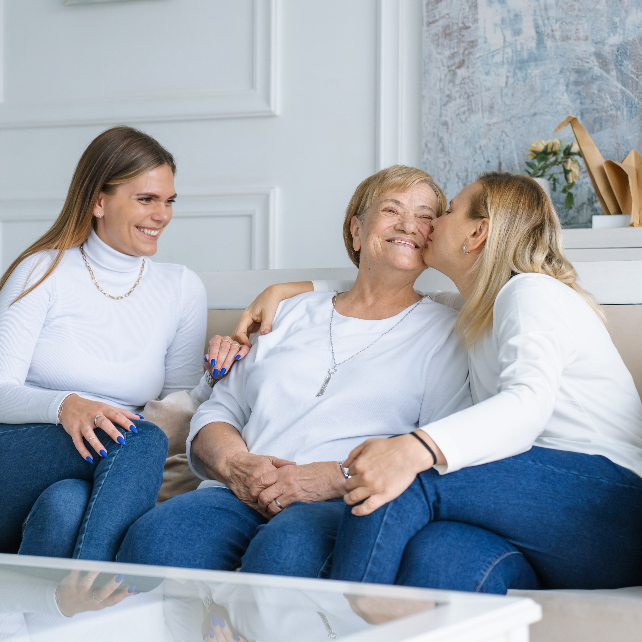 Нина, Ольга, Алена — студия