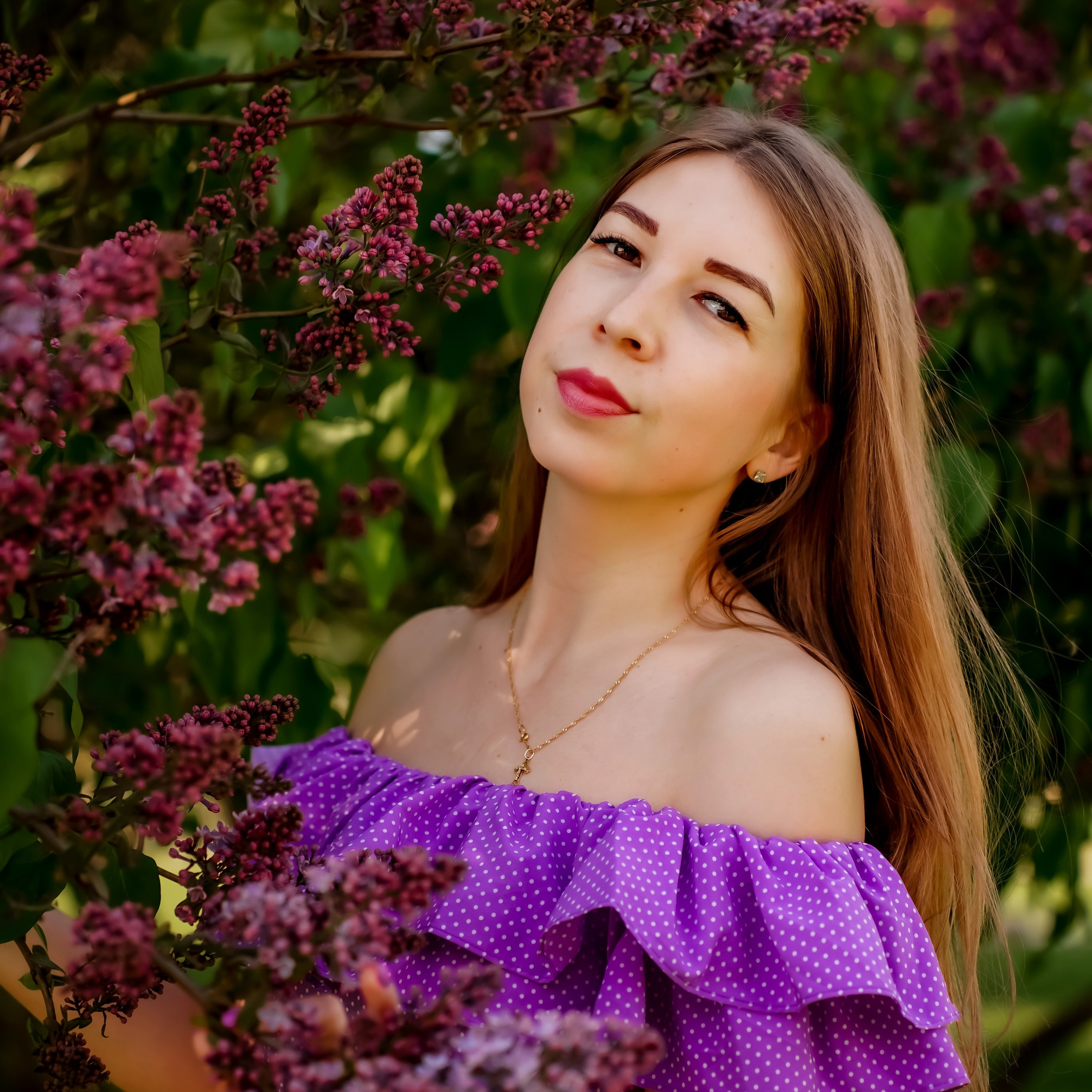 Оля весна сирень