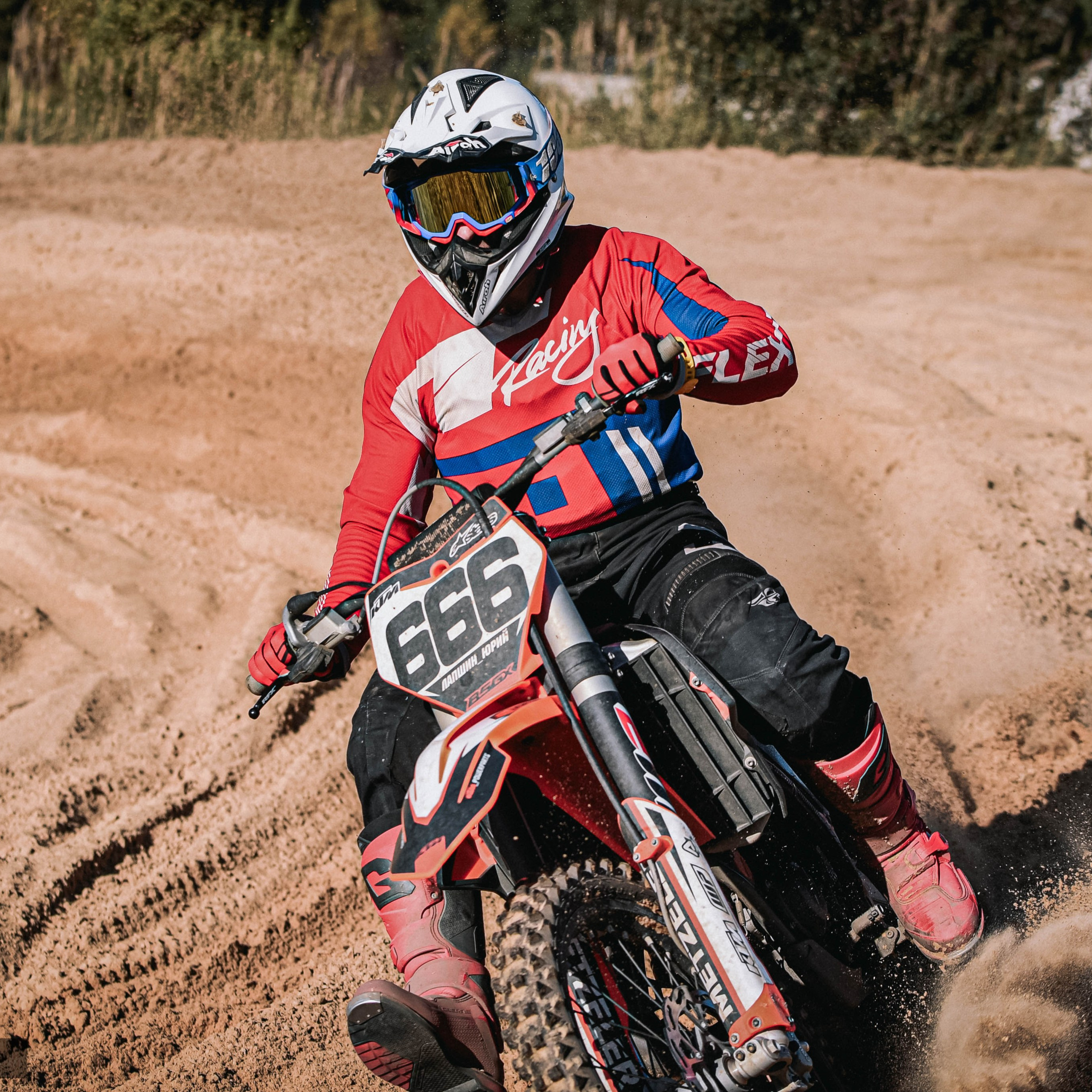 «На местности». Мотофотограф в Нижнем Новгороде Динара Зуйкова