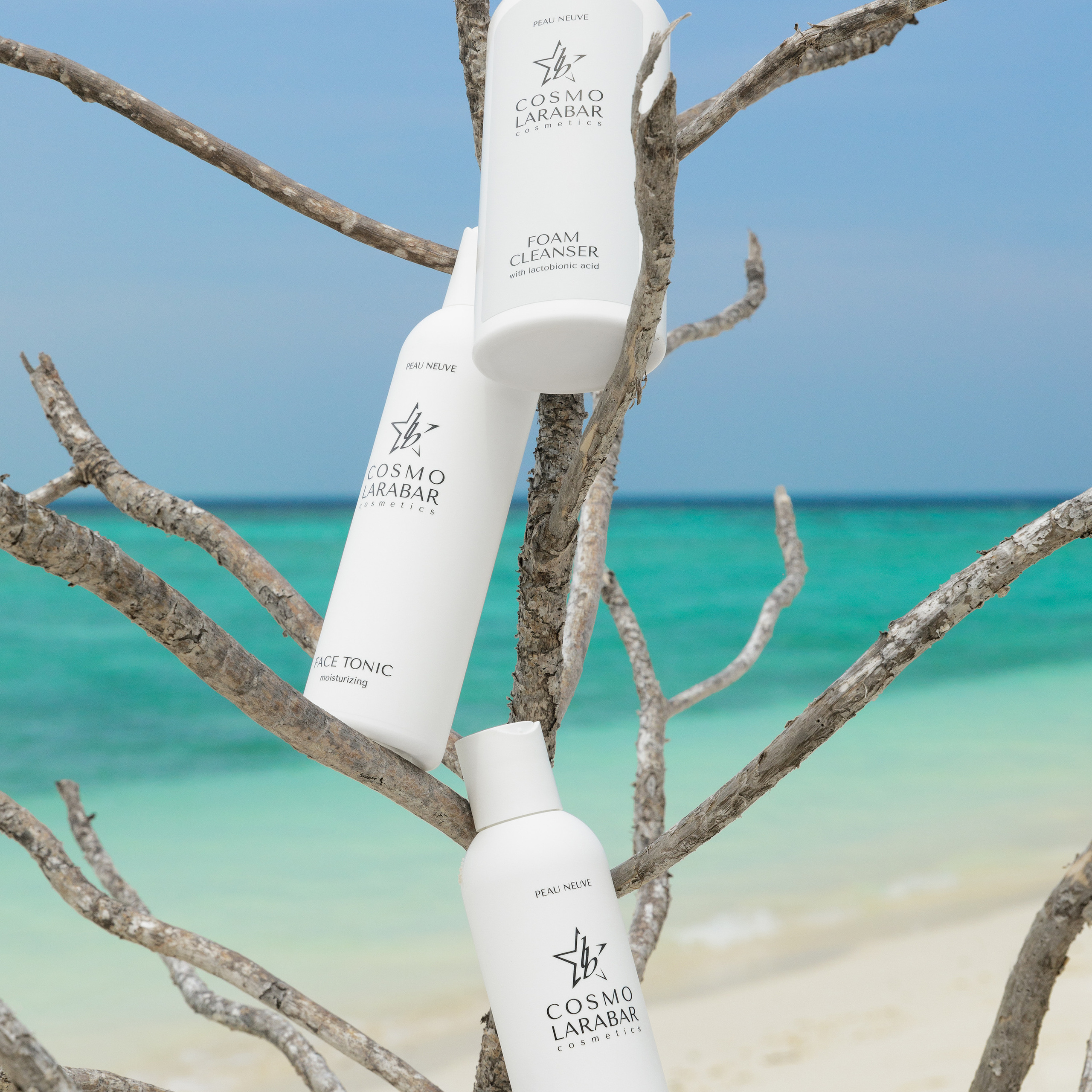 Outdoor shooting in the Maldives. Photographing in real conditions. Advertising photography in nature. Commercial shooting in the Maldives. Shooting cosmetics in the Maldives. Advertising shooting in real conditions. Cosmetic photography. Image shooting of cosmetics.