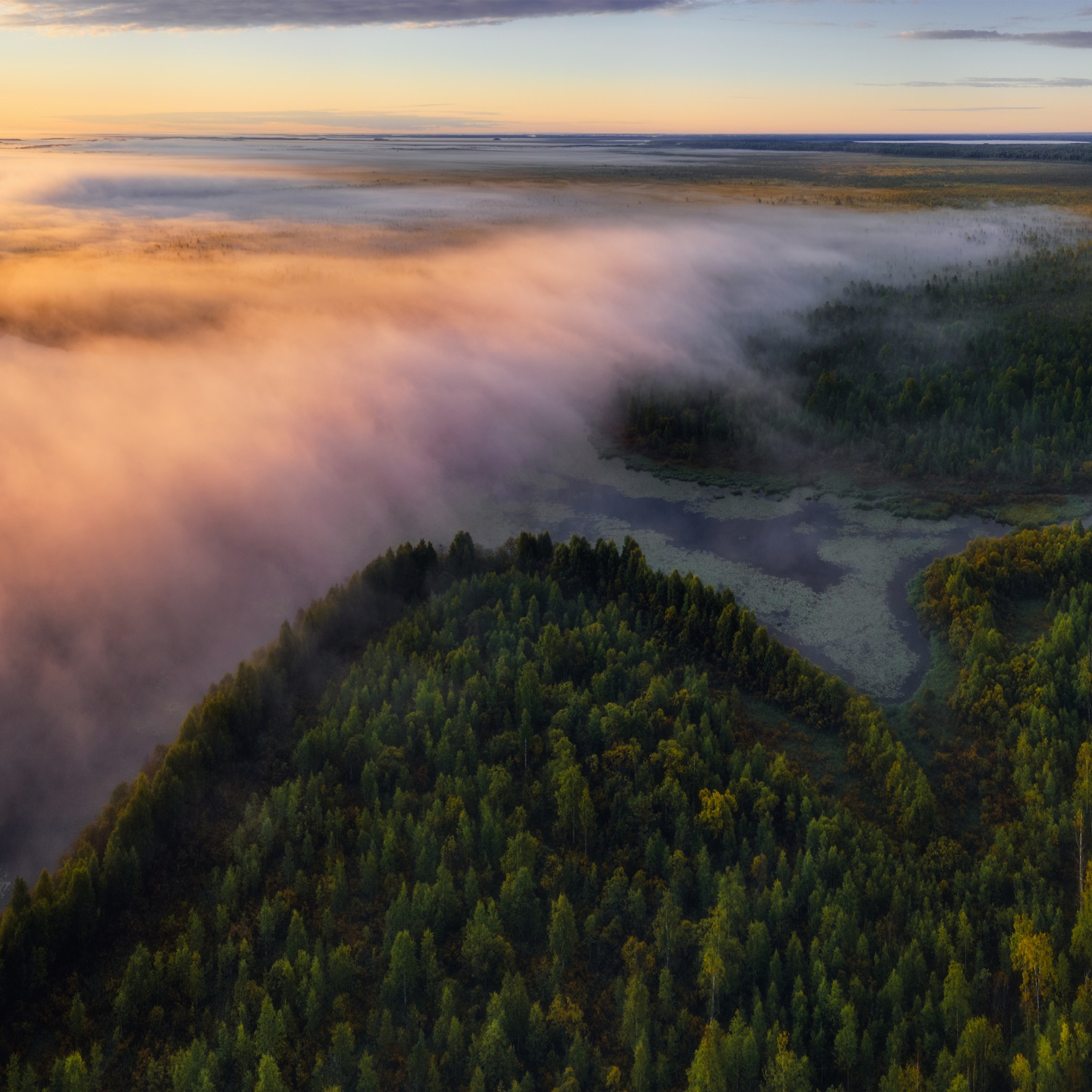 Рассвет над озером Дон ты. Туман над озером Дон ты.