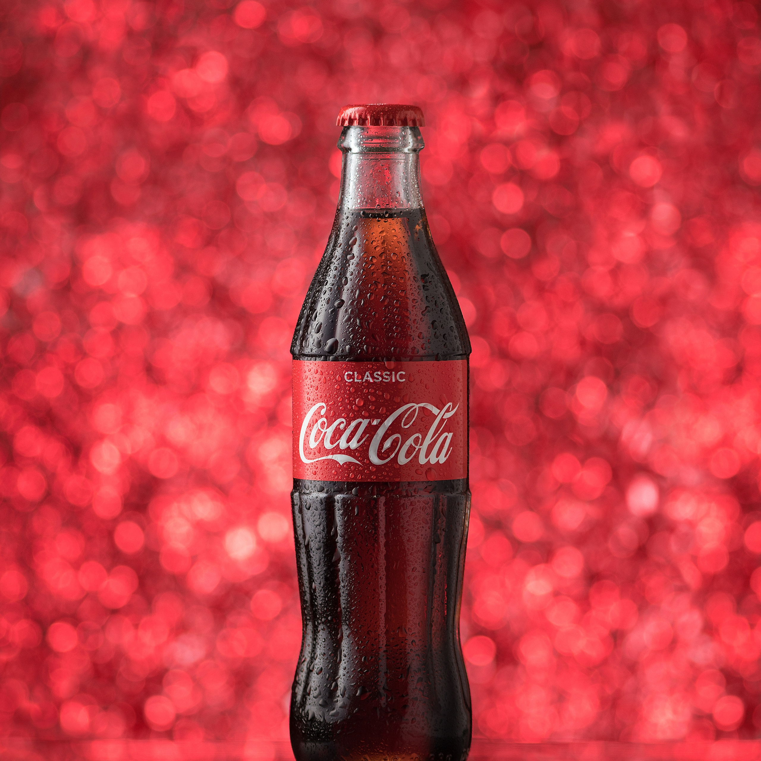 Image photography of soda. Glass photography. Shooting drinks. Drops on glass.