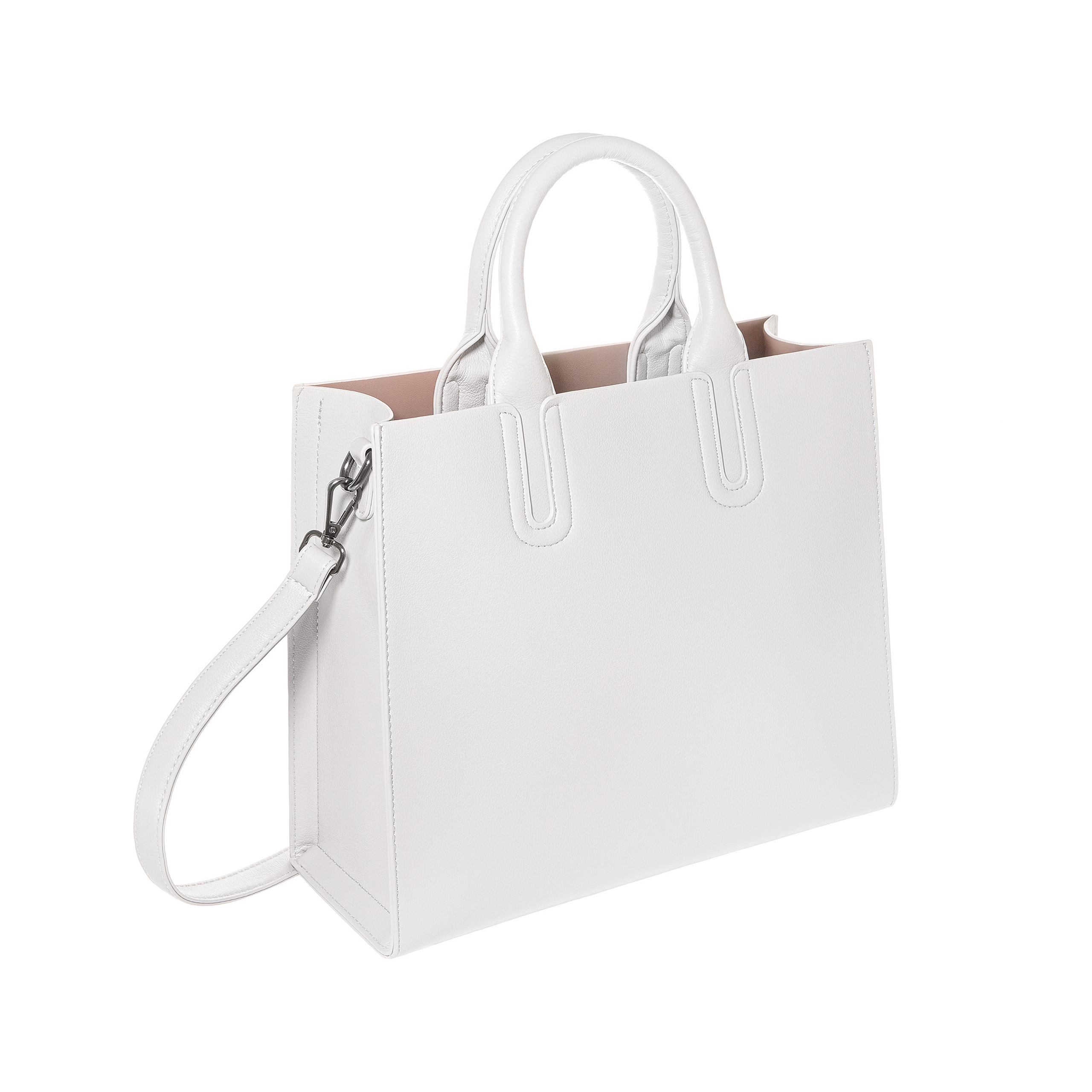 Фотосъёмка сумок для интернет-магазина. Каталожная съёмка. Предметная съёмка. Рекламная съёмка изделий из кожи. Белое на белом. Съёмка для маркетплейсов. Съёмка на белом фоне в обтравку.