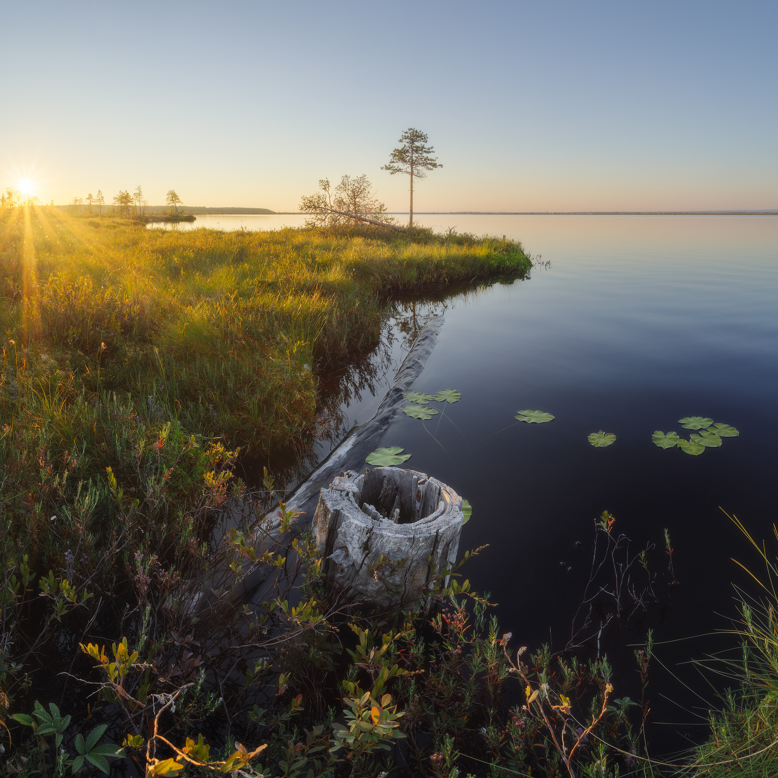 Закат на озере Кадам. Штиль на озере.