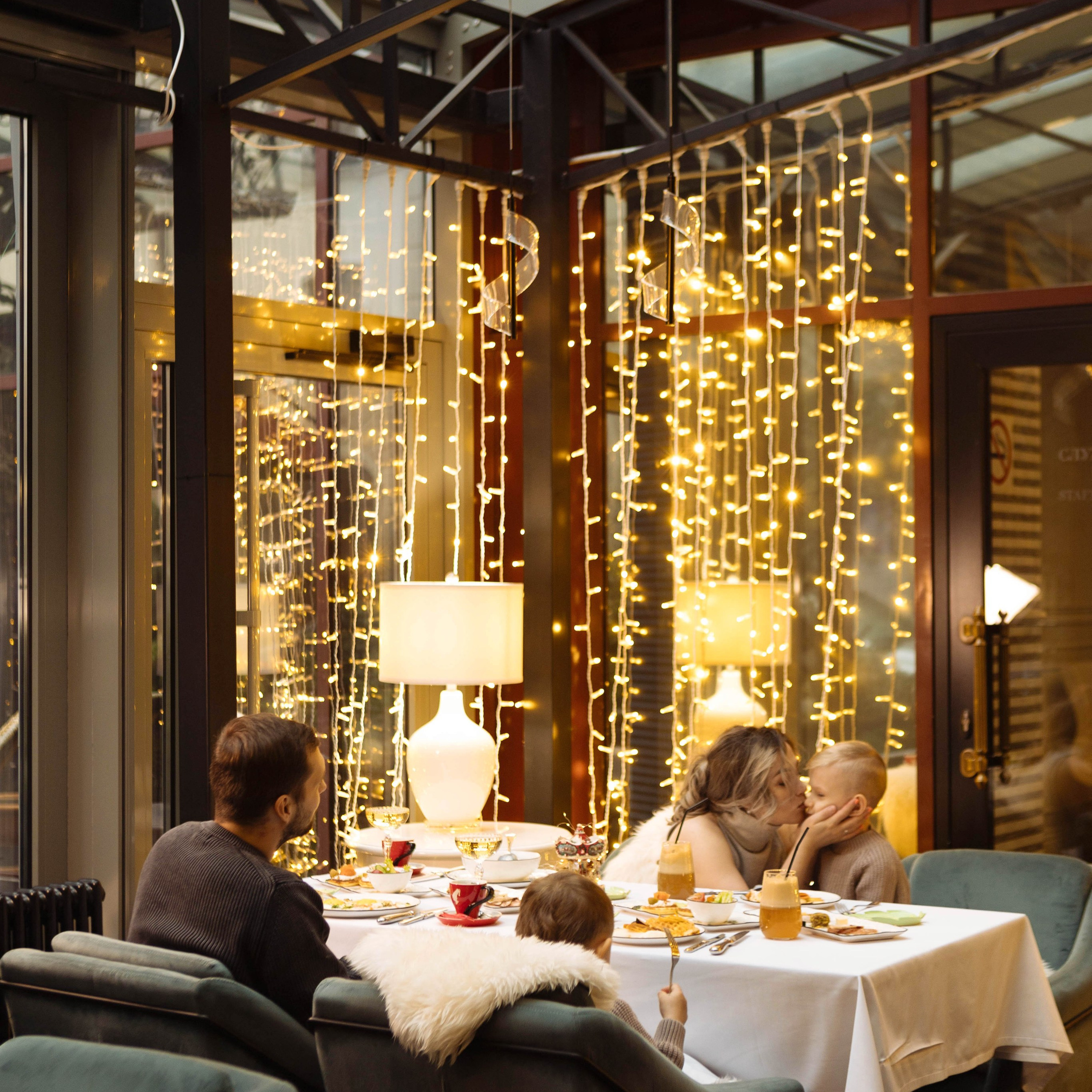 Новый год в отеле — семья