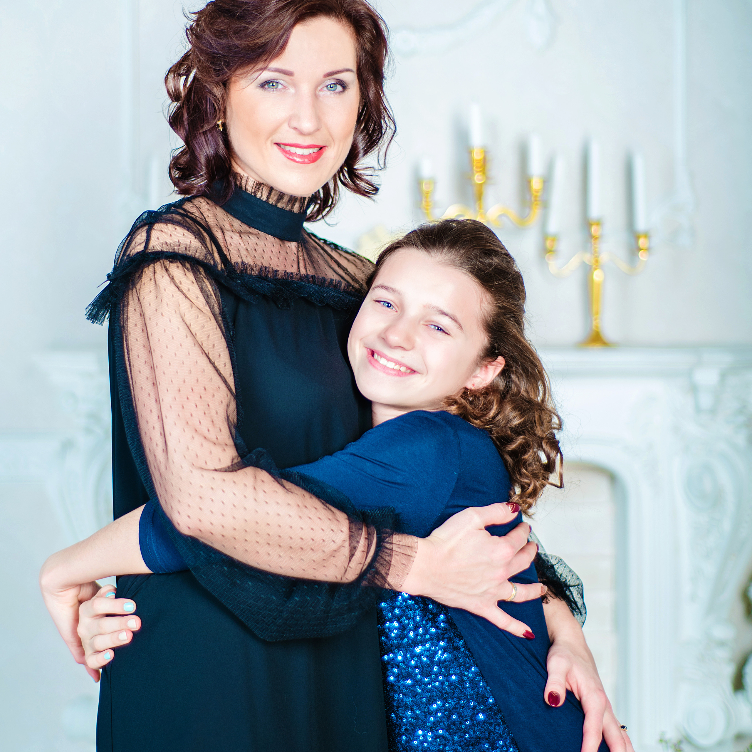 Студийная фотосессия для мамы с дочкой