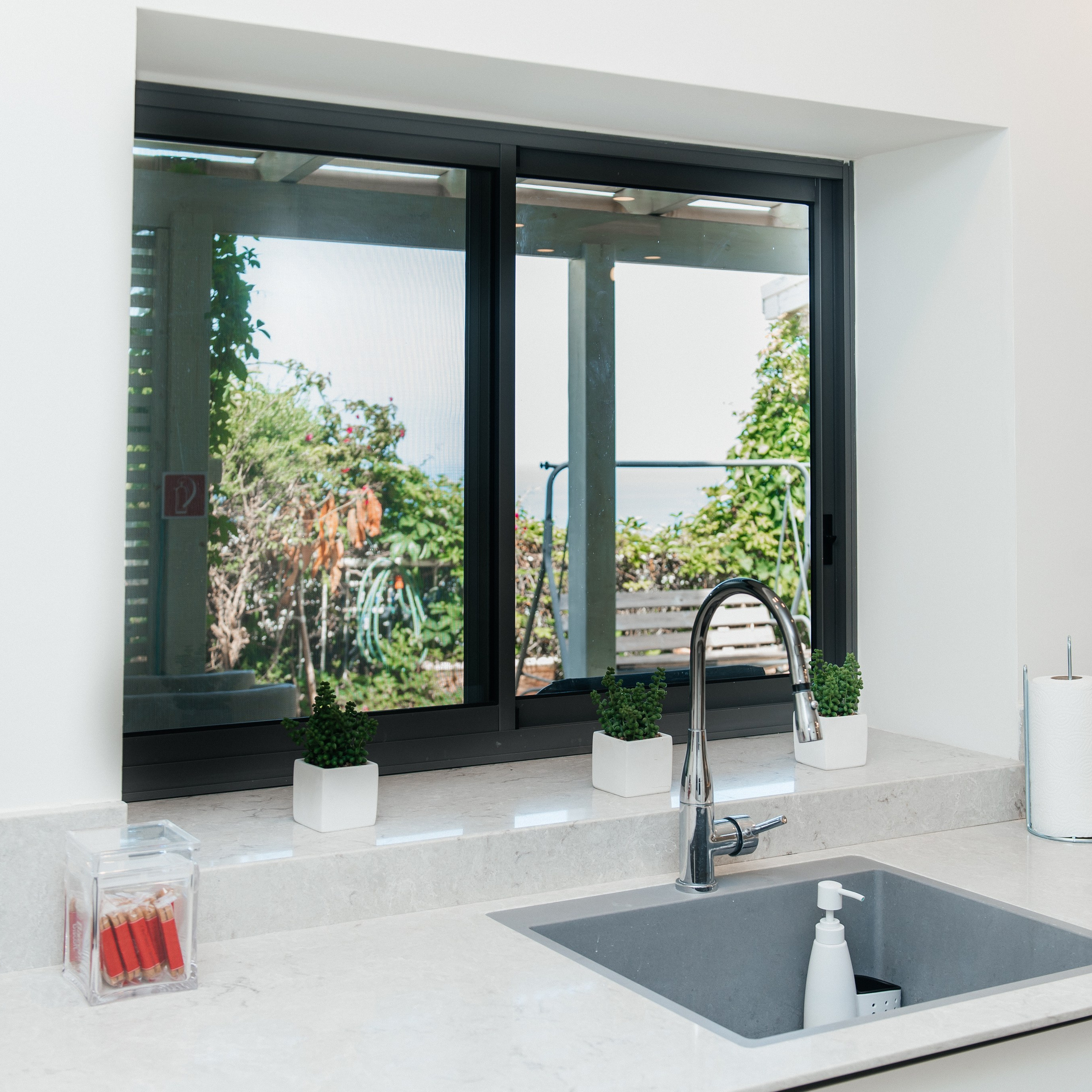 Фотосъемки для бизнеса. Семейный фотограф Израиль. Фотокниги и школьные альбомы