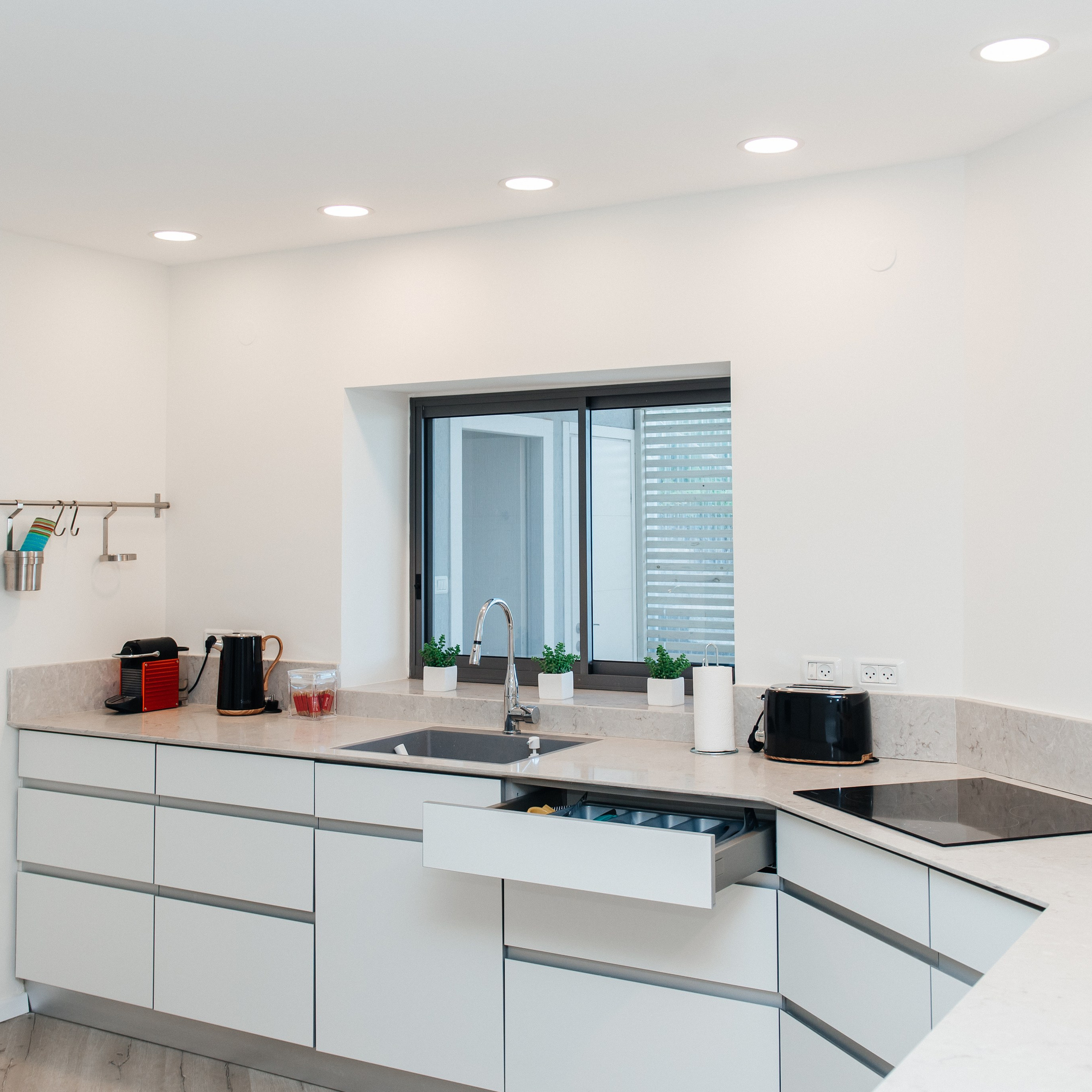 Фотосъемки для бизнеса. Семейный фотограф Израиль. Фотокниги и школьные альбомы