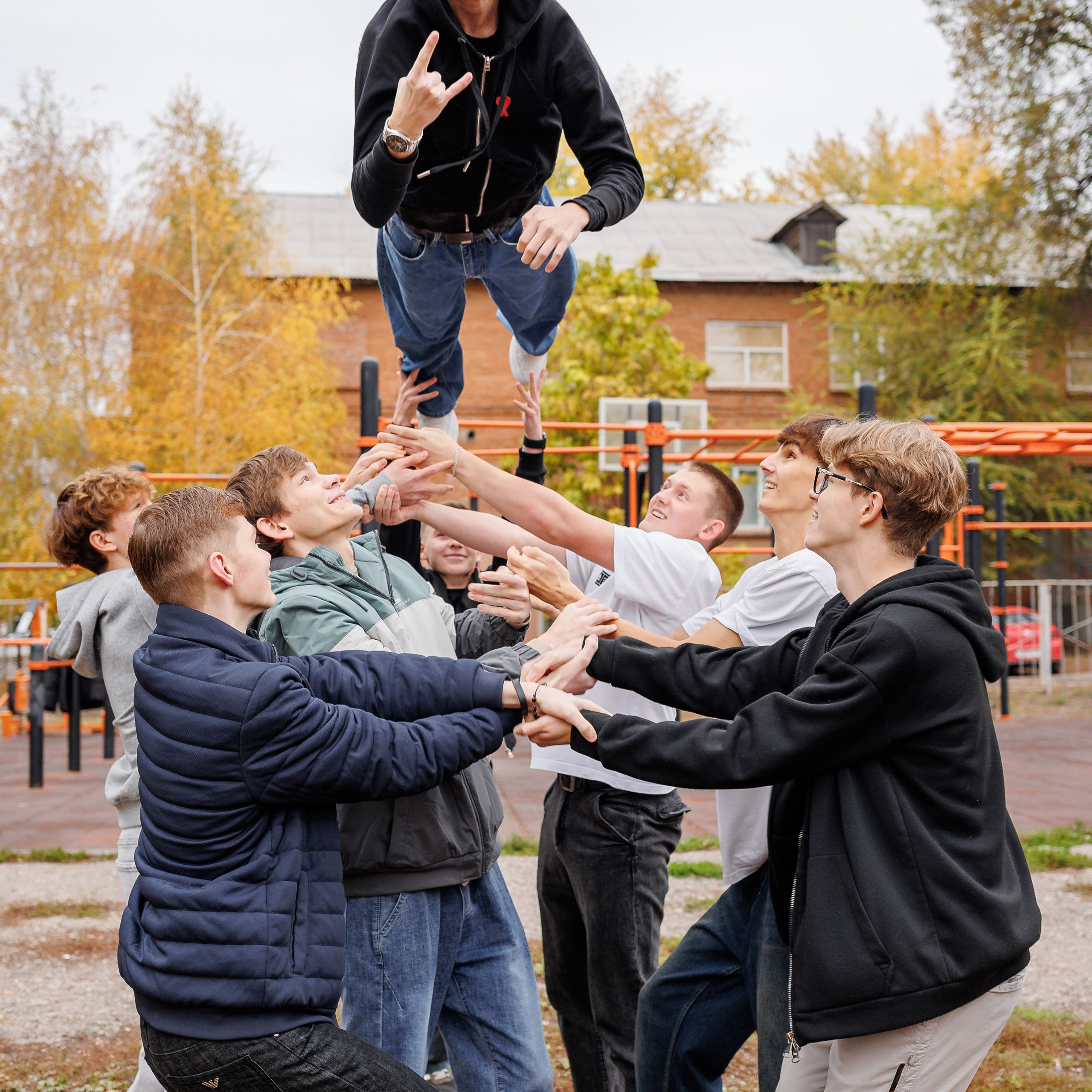 Выпускной альбом для школьников. Семейный фотограф в Саратове Юлия Охотникова