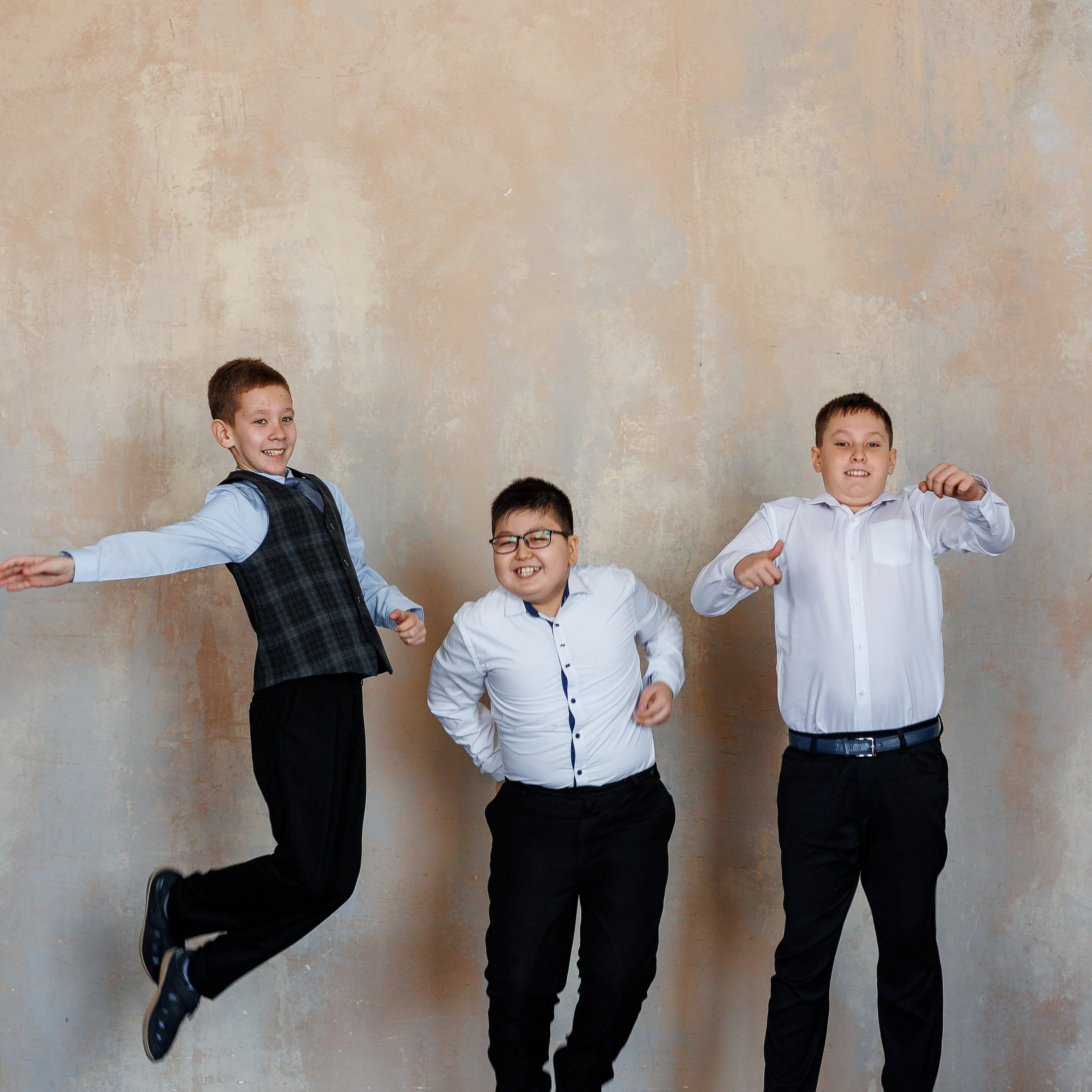 Выпускной альбом для школьников. Семейный фотограф в Саратове Юлия Охотникова