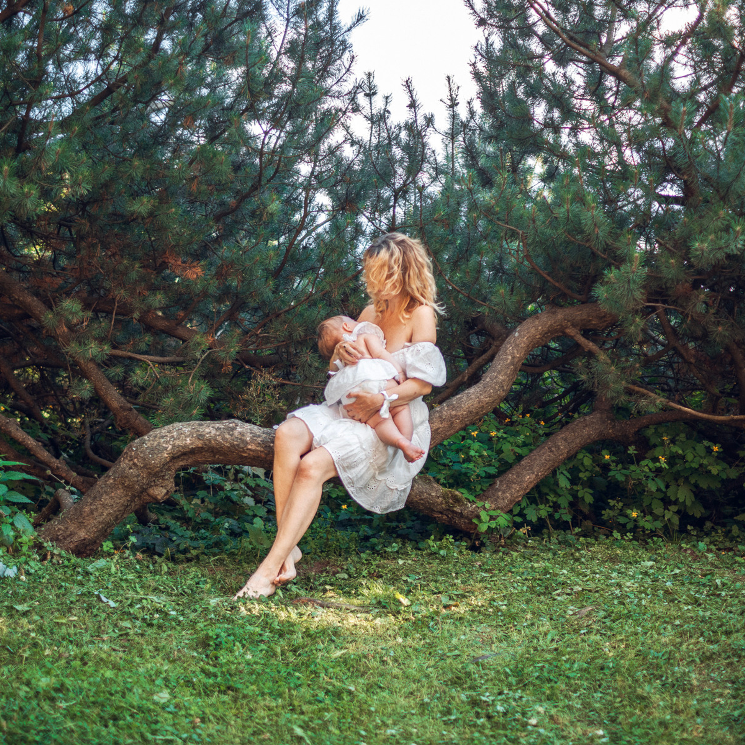 мама и дочь, мама с малышкой, молодая мама с малышкой, мама в белом, семейная фотосессия