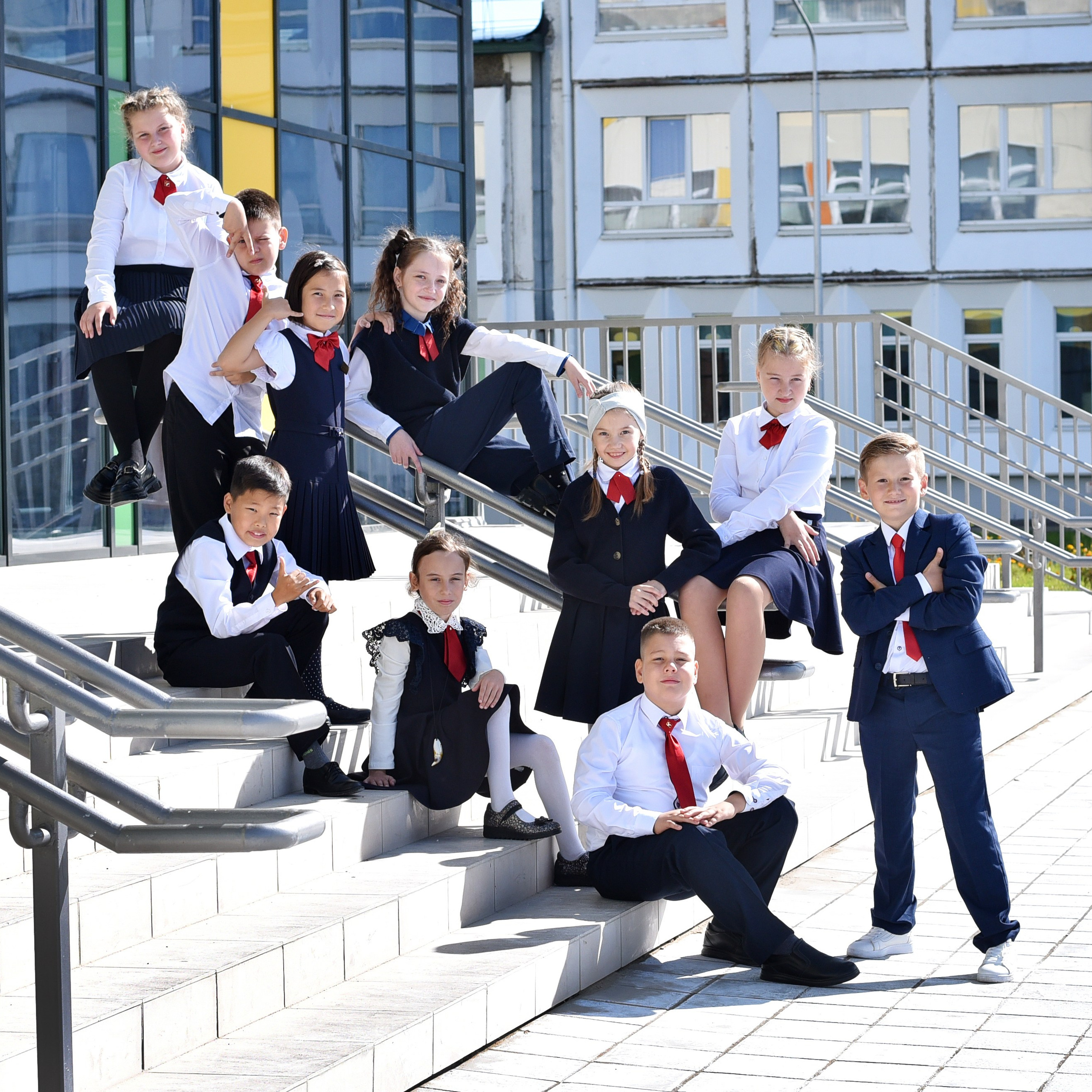 ФОТОСЕССИЯ НА ТЕРРИТОРИИ ШКОЛЫ