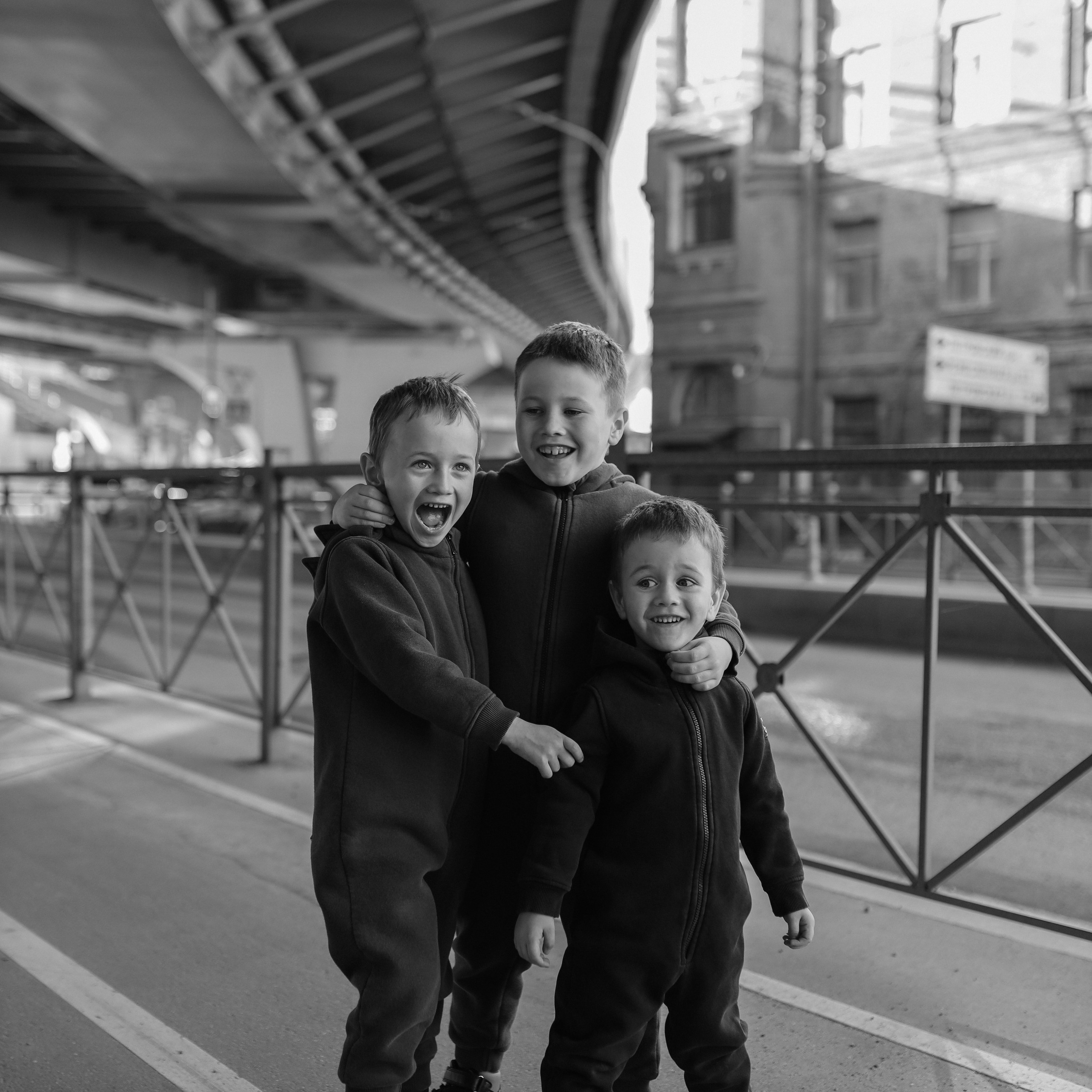 Яна Сережа и дети