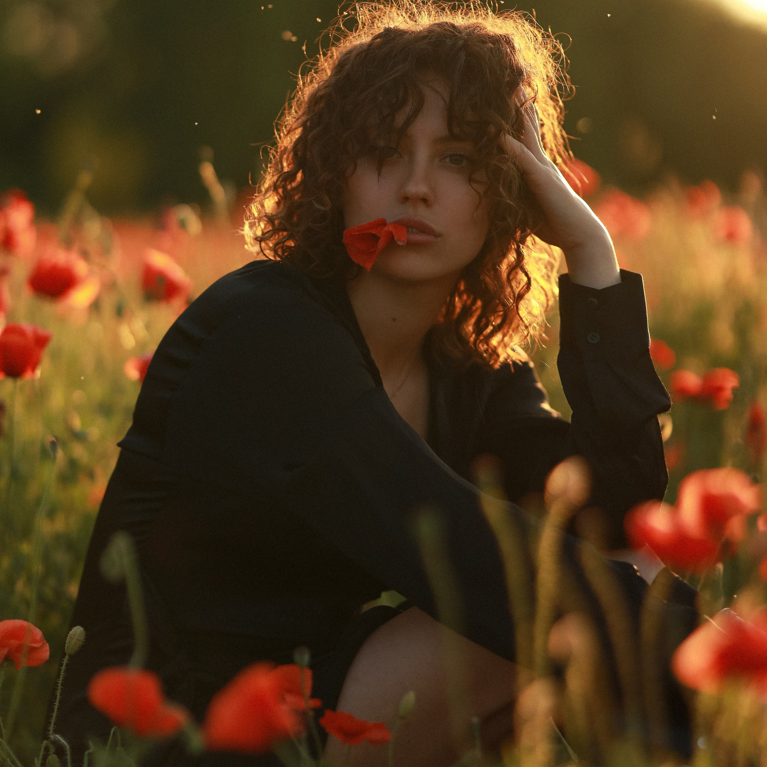 Настя в маках