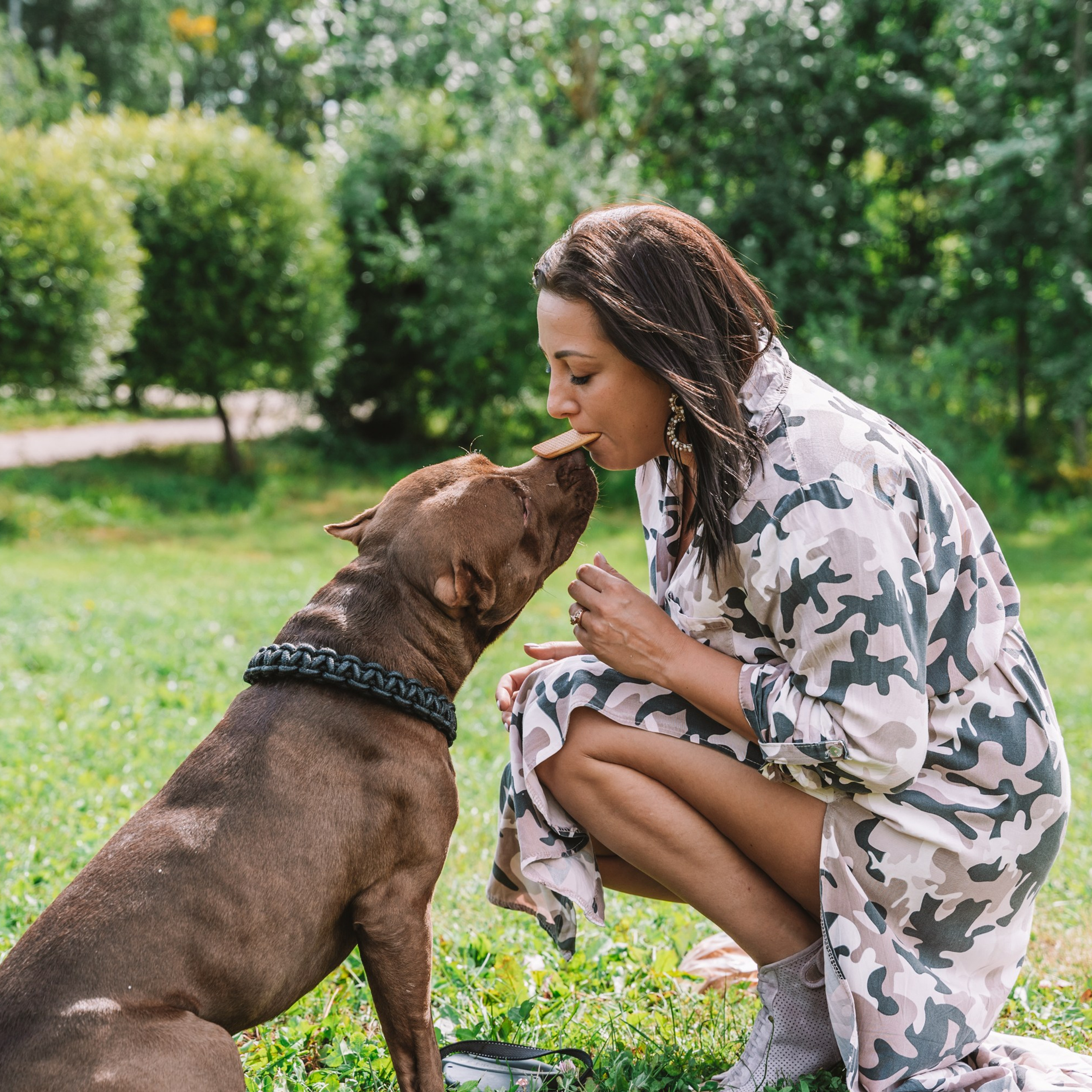 Вика & верный друг