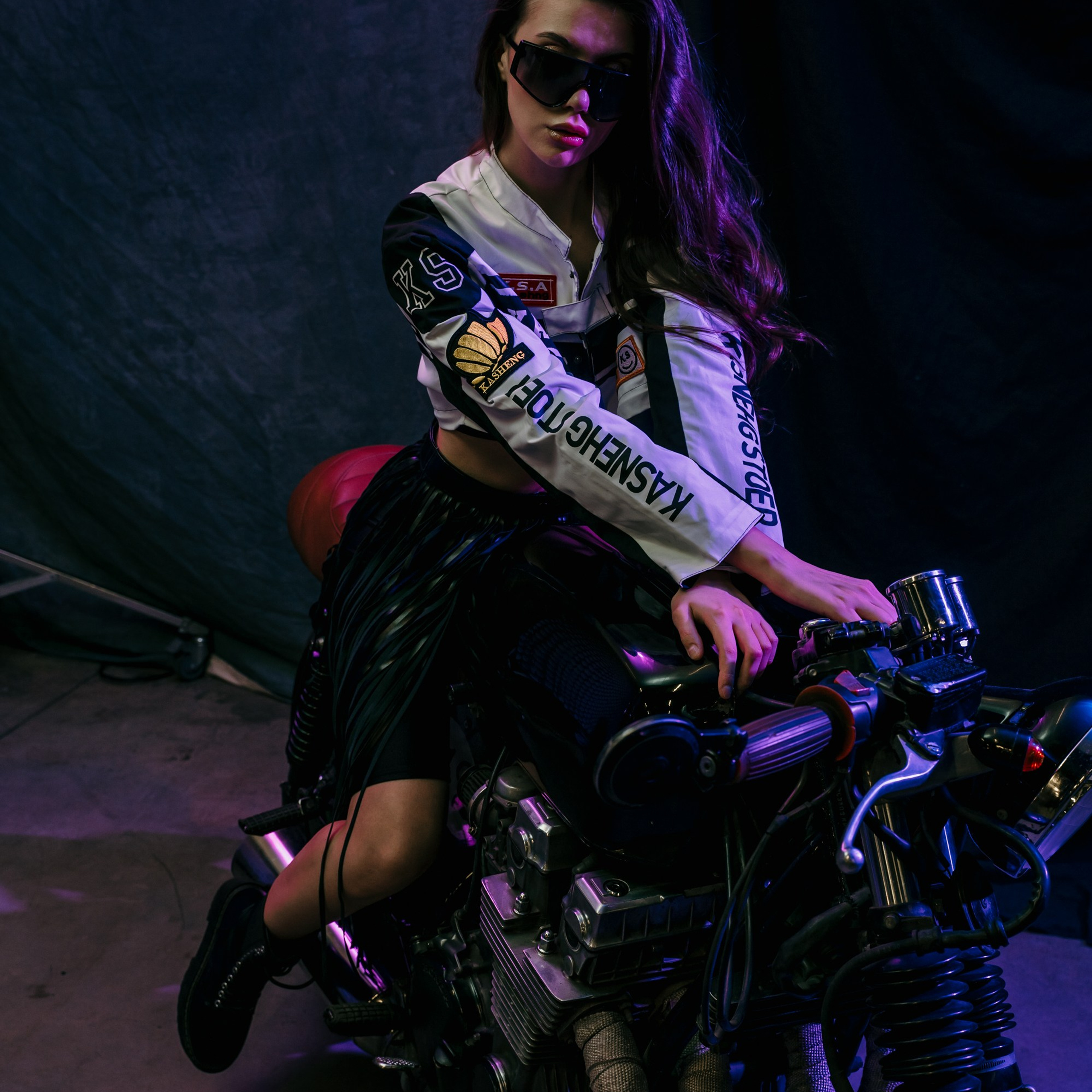 Фотосессия с мотоциклом в студии Санкт-Петербург