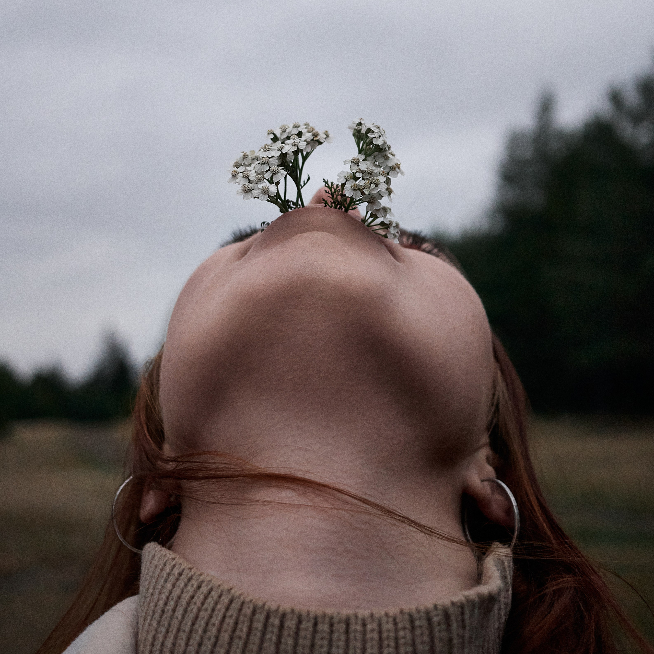 Полина и осенний лес