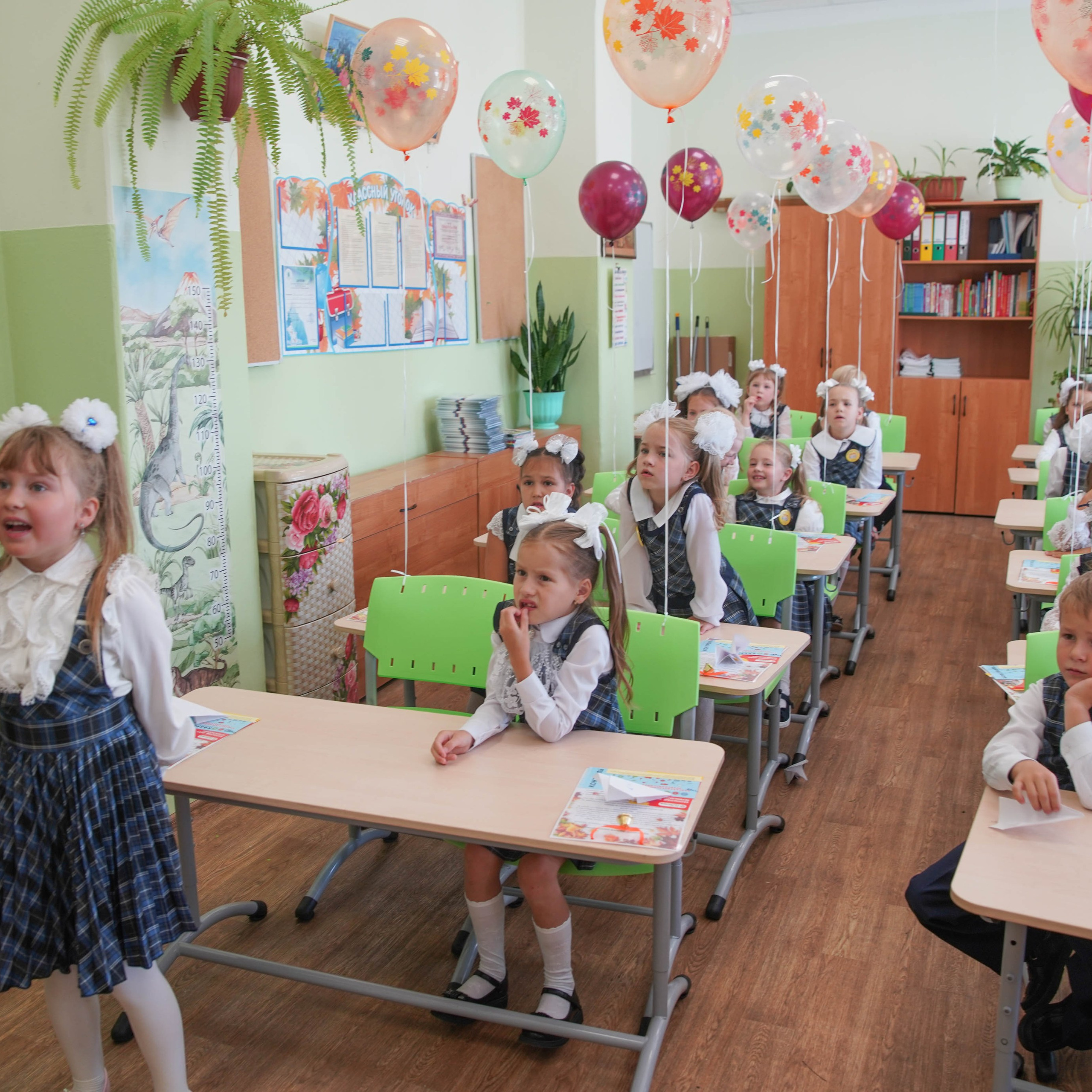 Первый класс линейка, в&nbsp;классе, портреты