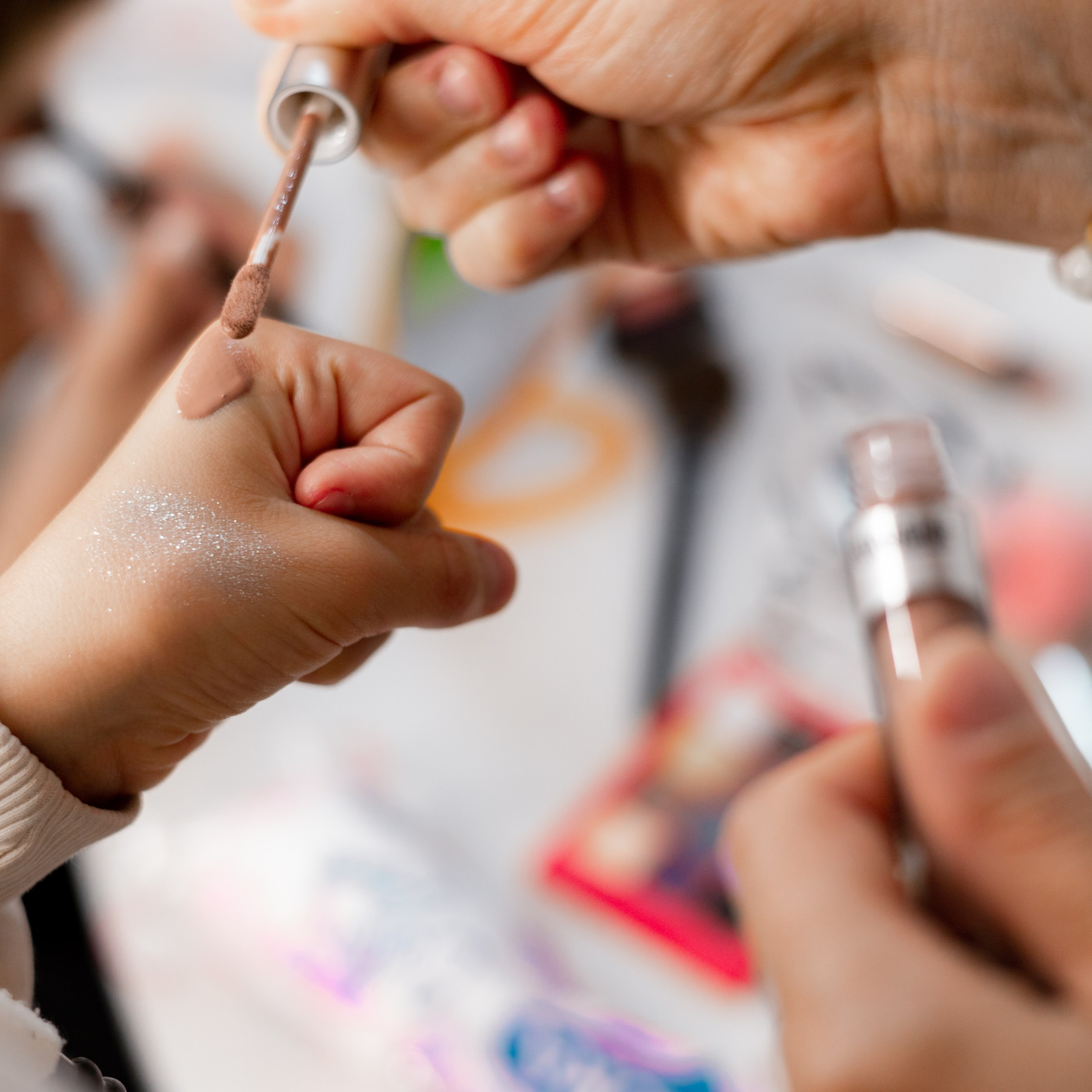 Уроки макияжа для детей и подростков. Школа для девочек во Владивостоке — Само Совершенство