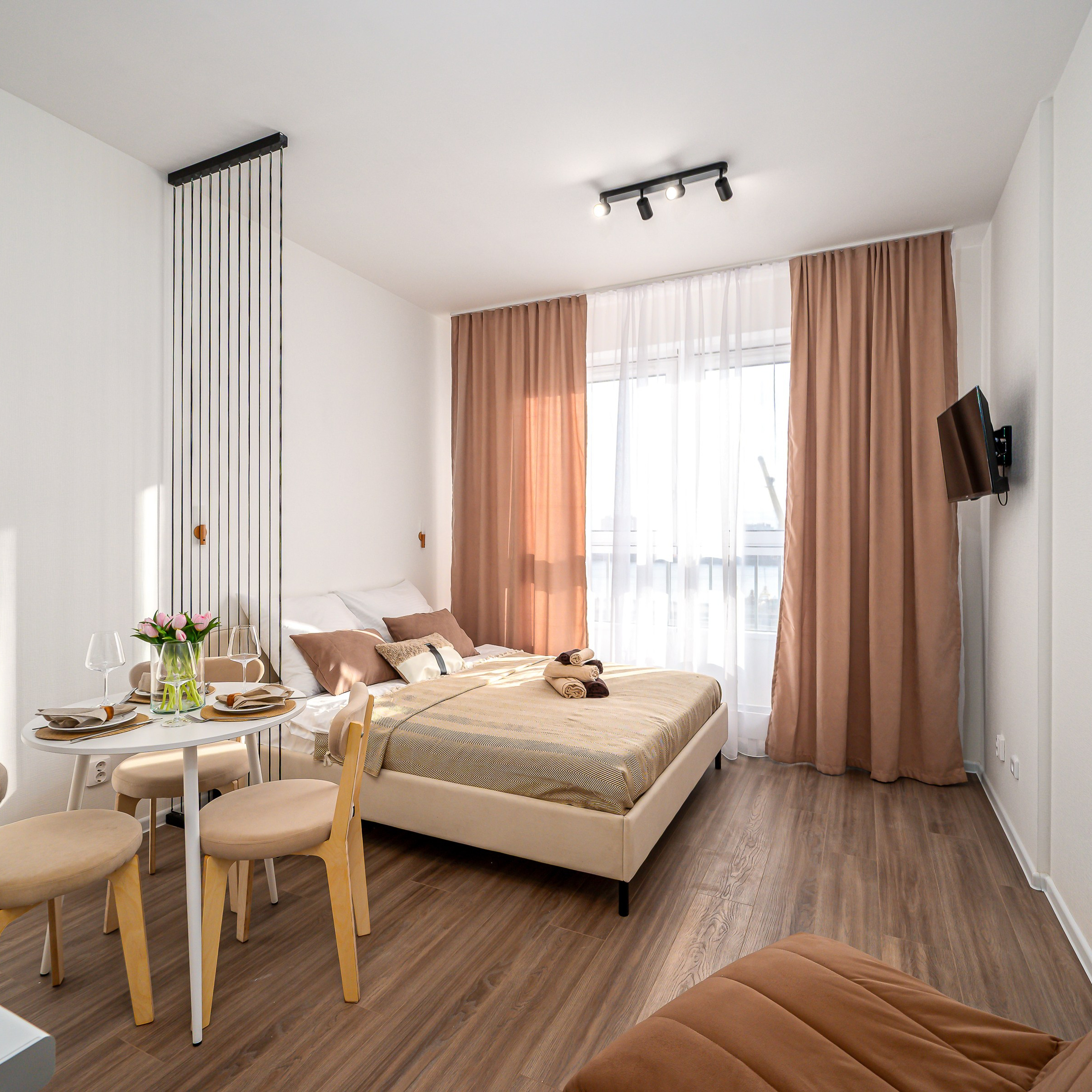 Студия на Октябрьской набережной