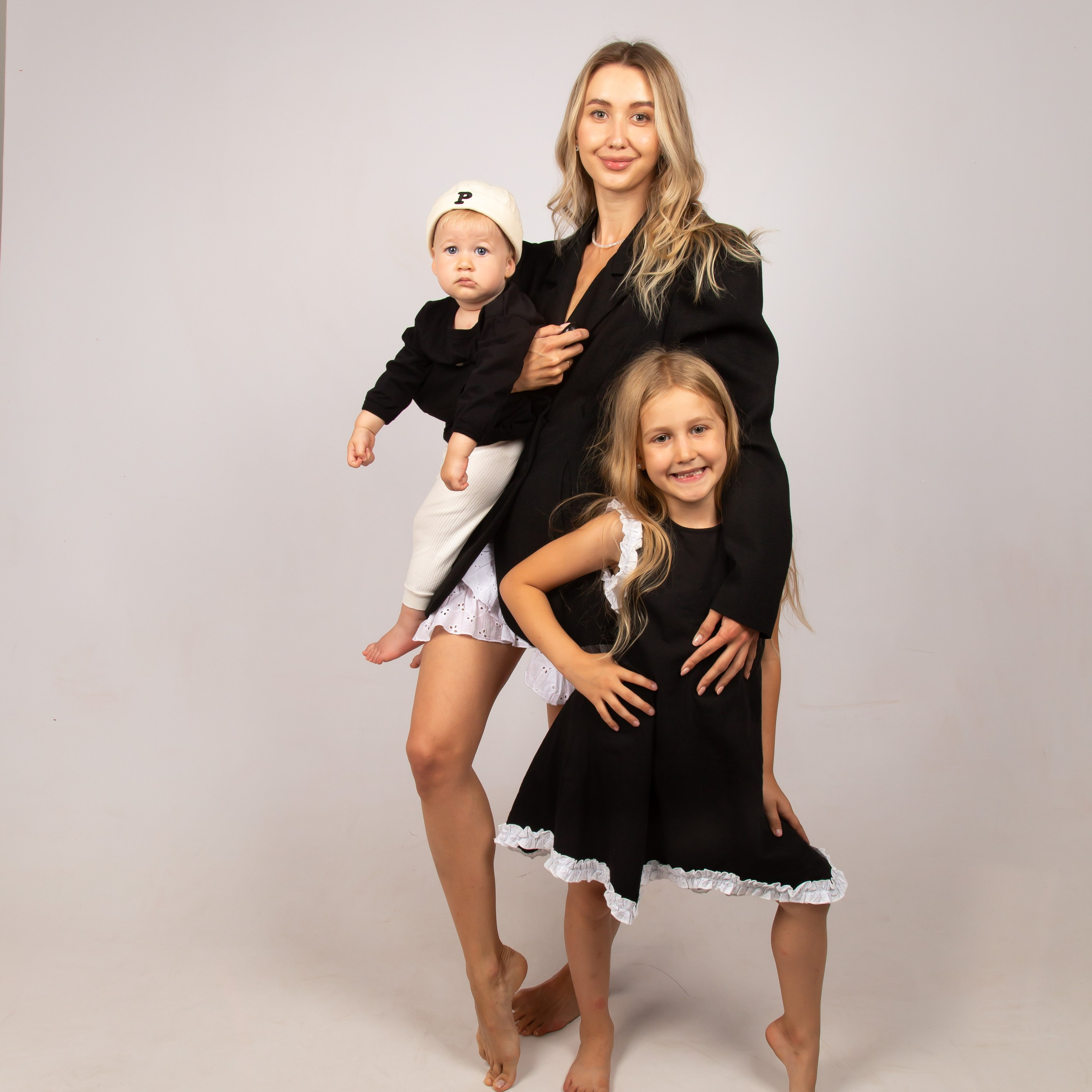 Фотостудия автопортрета DOUBLE-YOU в Сургуте