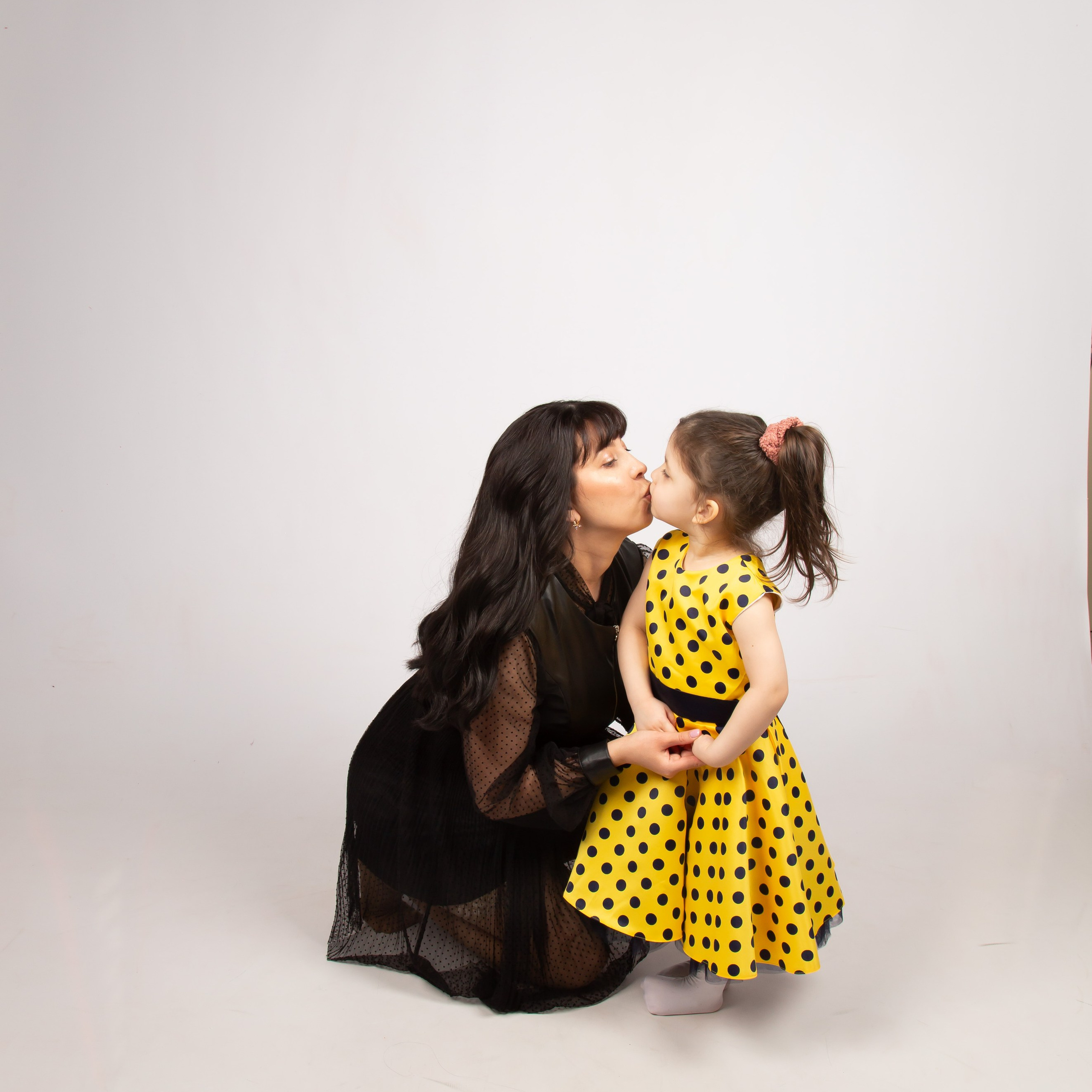 Фотостудия автопортрета DOUBLE-YOU в Сургуте