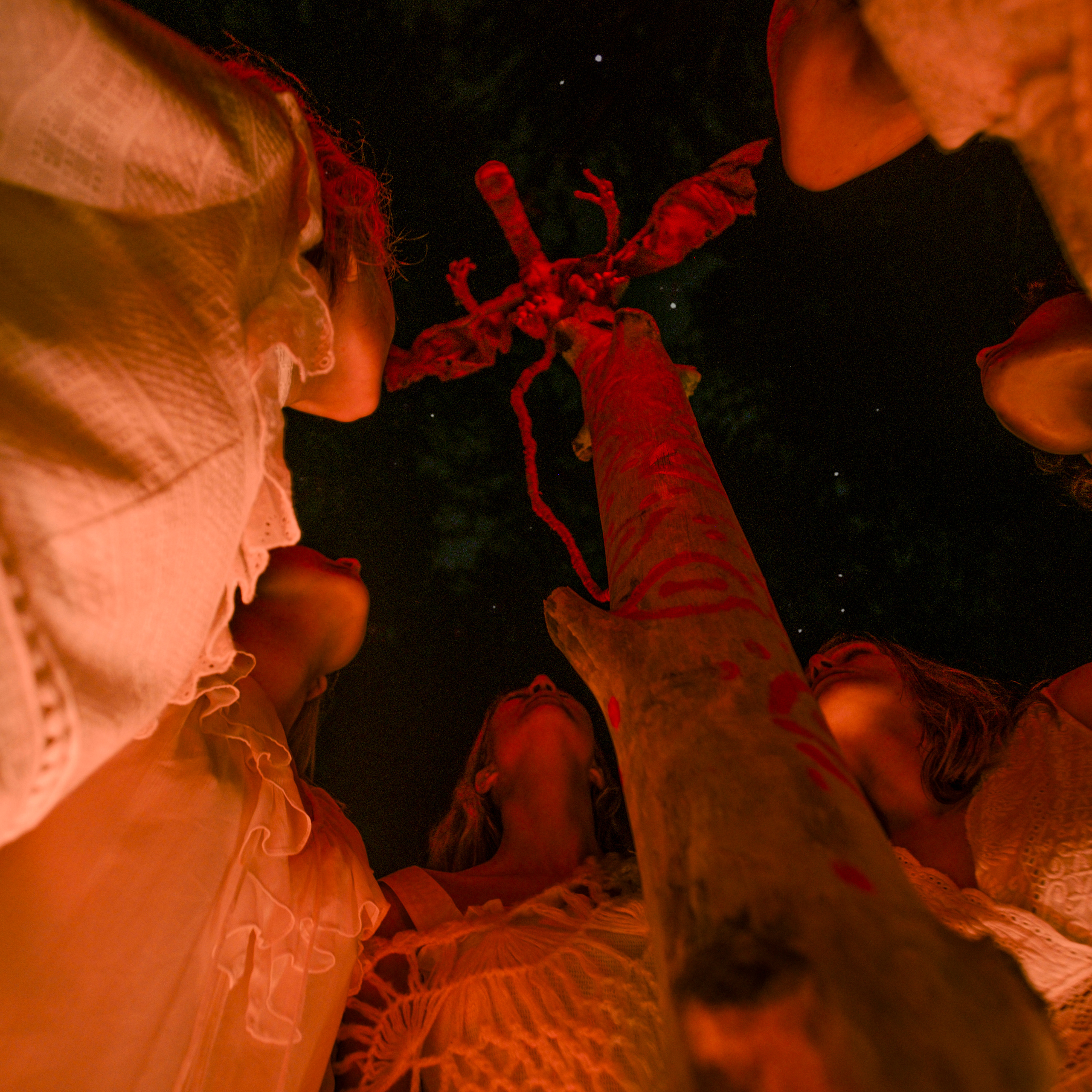 Инициация. DEVOCHKA IZ 90S