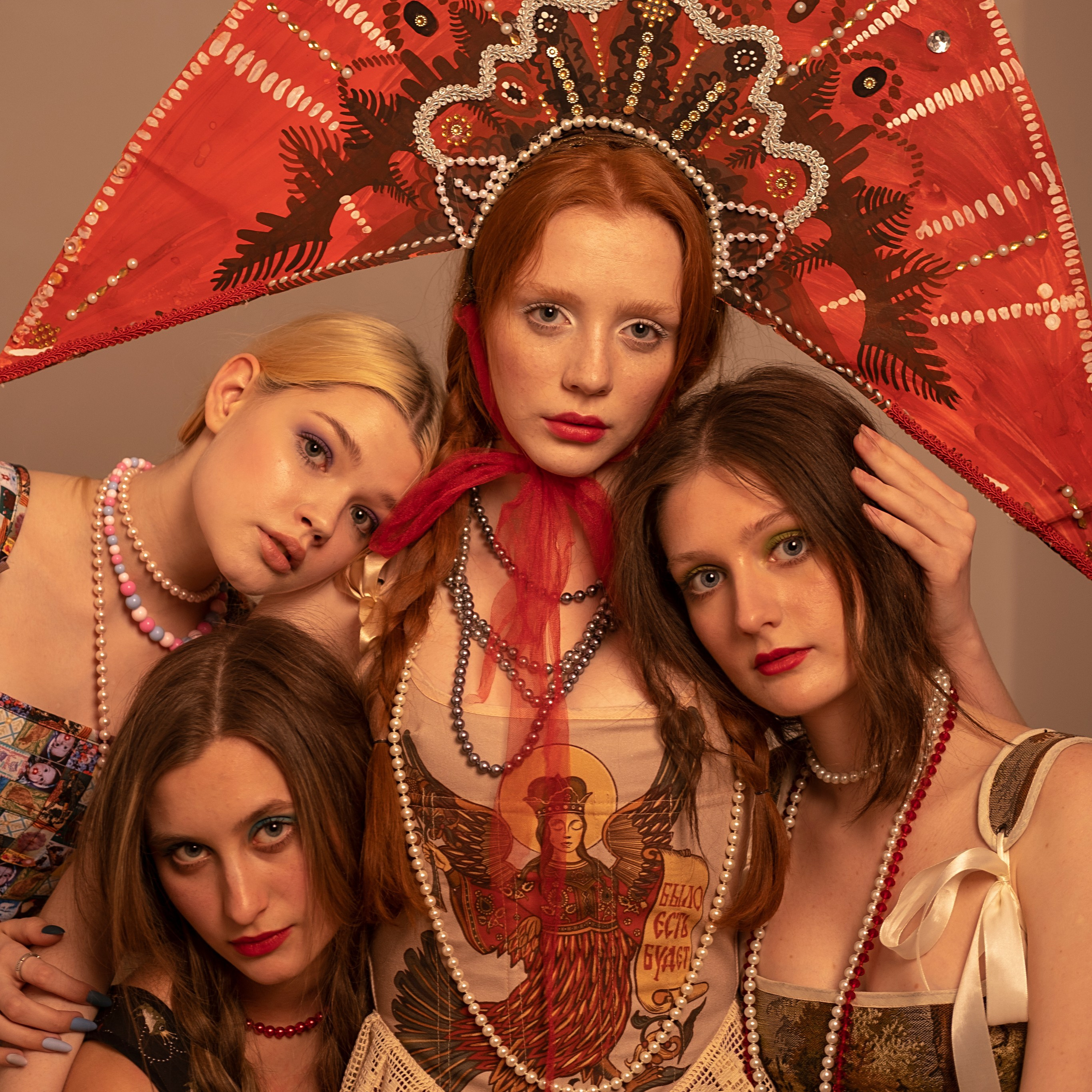 KOSS KOSS. DEVOCHKA IZ 90S