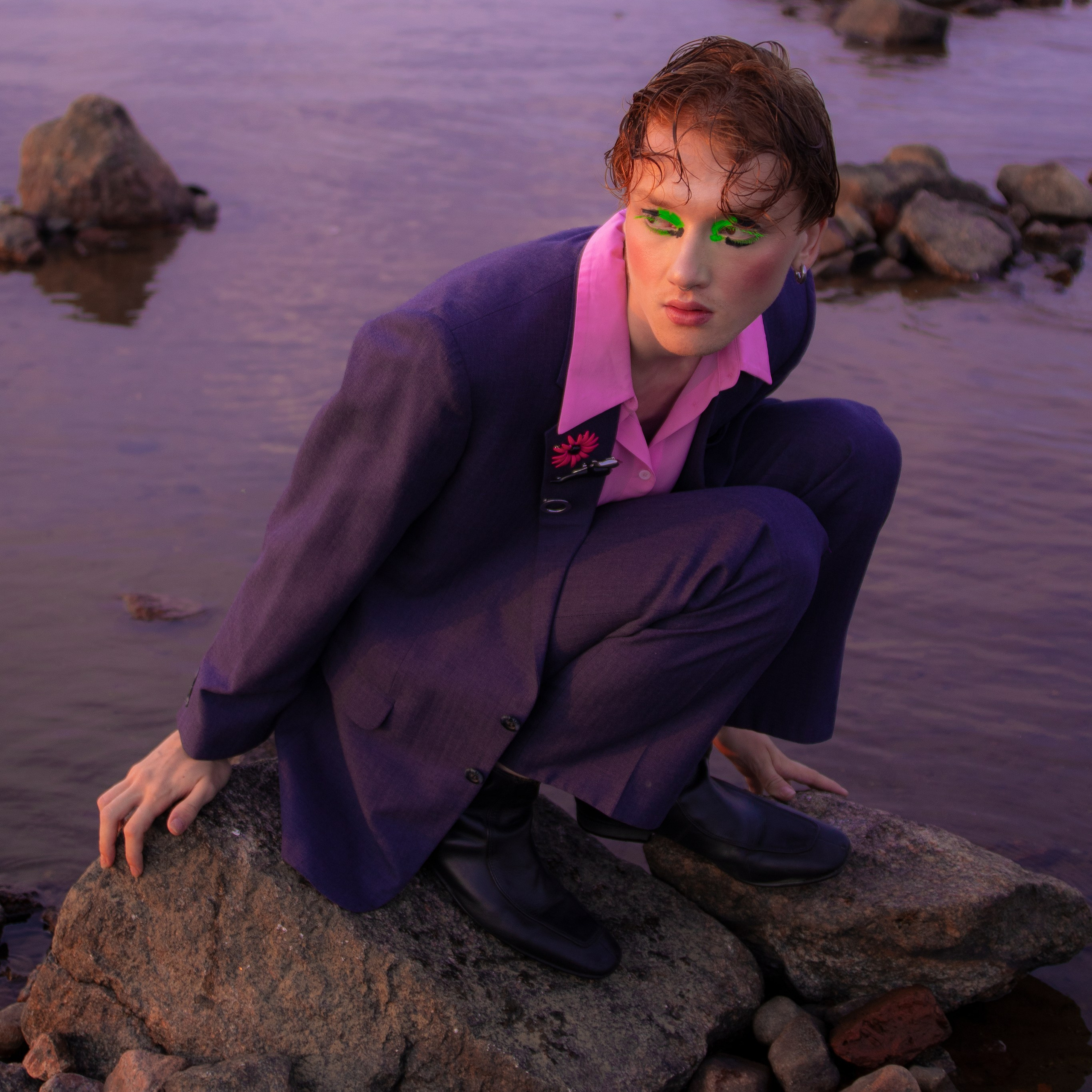 Artem Brezhnev. DEVOCHKA IZ 90S