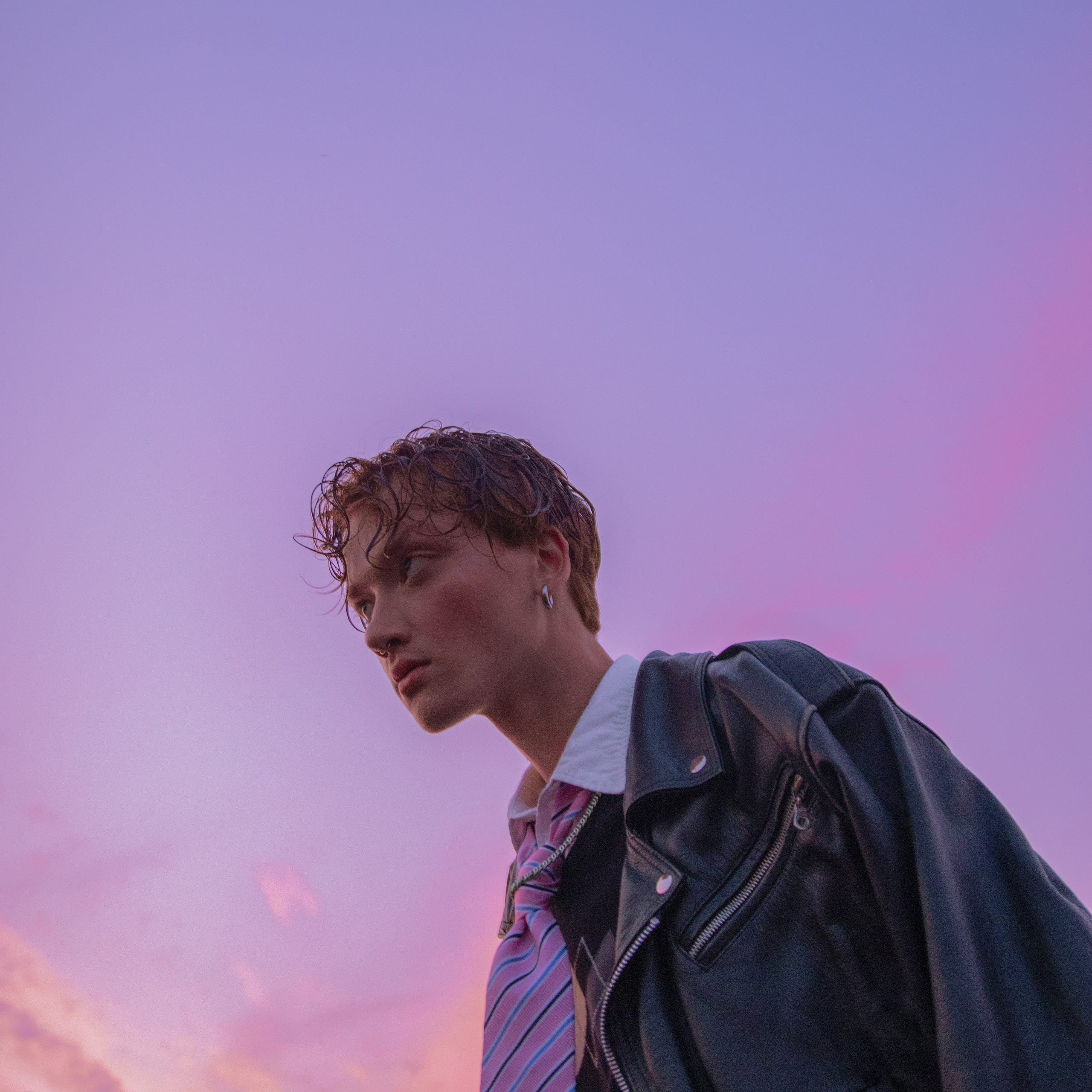 Artem Brezhnev. DEVOCHKA IZ 90S