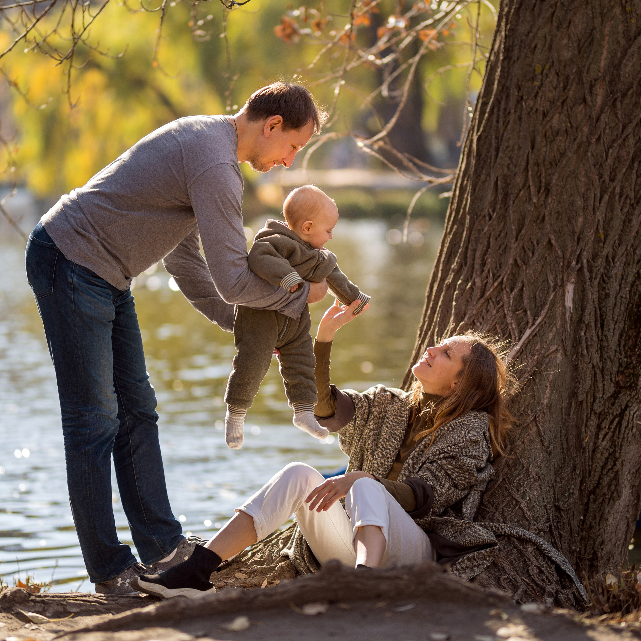 Family photo session in&nbsp;park