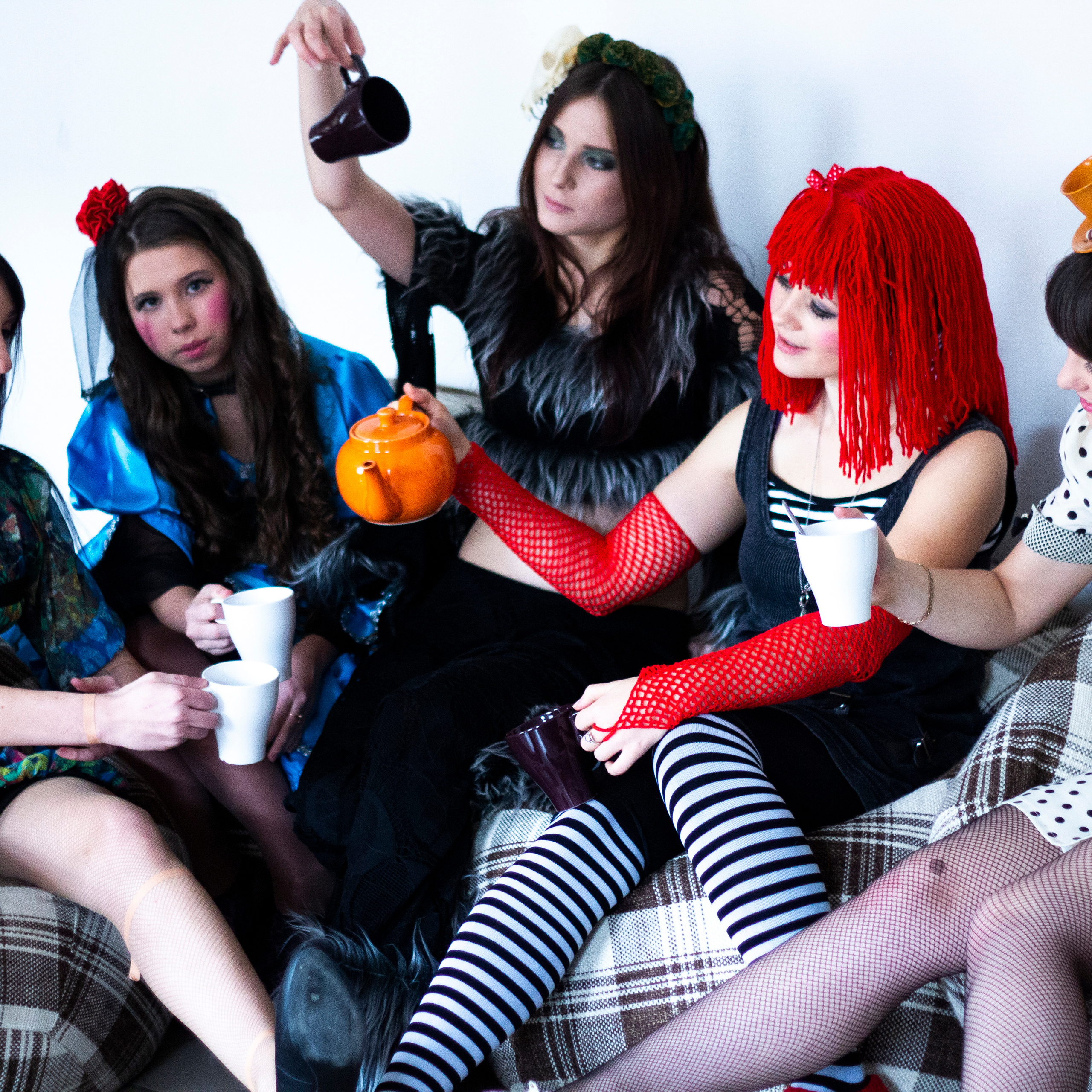 Dolls. • Blue Feather • фотография, графический дизайн, Комсомольск-на-Амуре