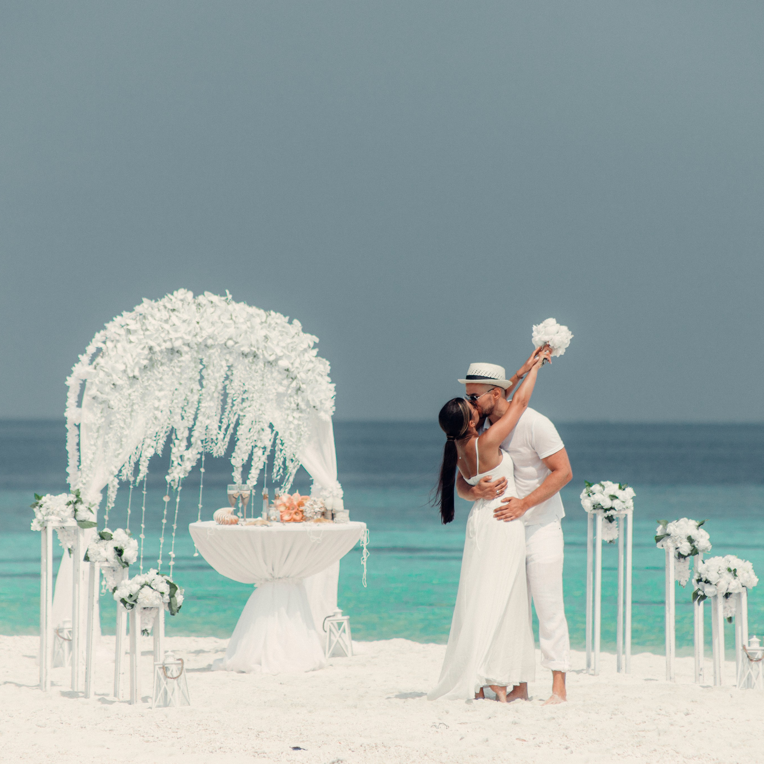 Свадебные церемонии, а так же фото и видео съемки на Мальдивах