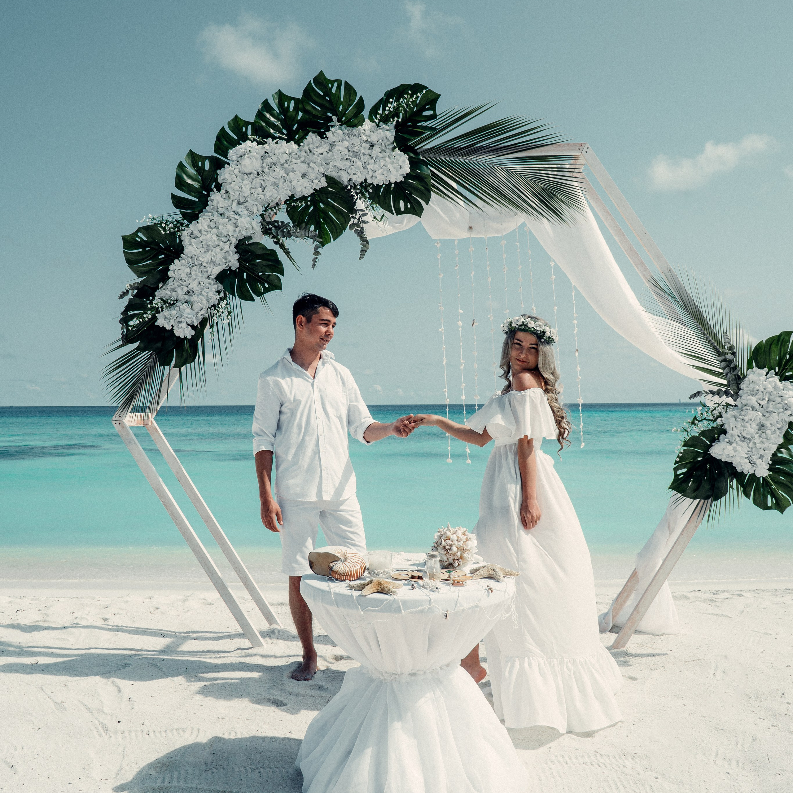 Свадебные церемонии, а так же фото и видео съемки на Мальдивах