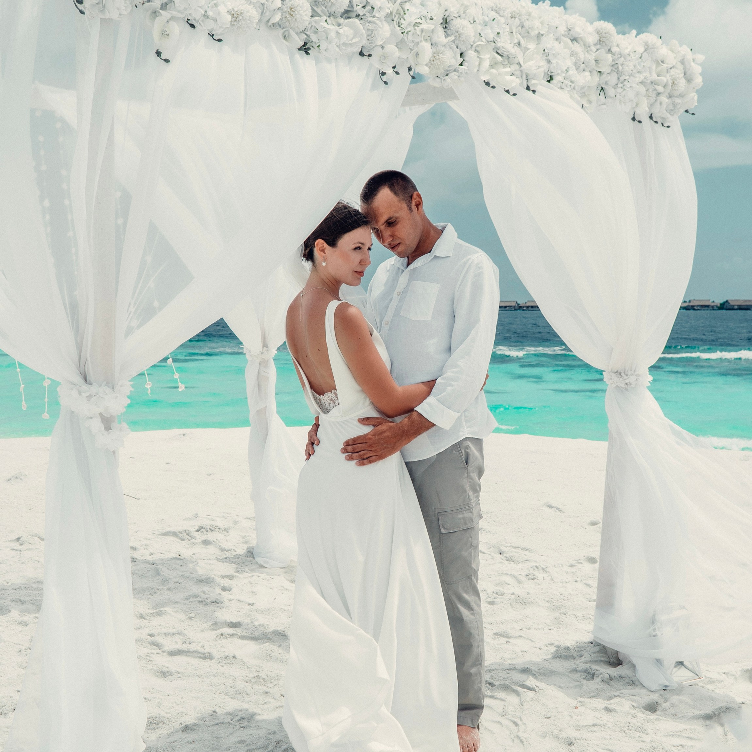 Свадебные церемонии, а так же фото и видео съемки на Мальдивах