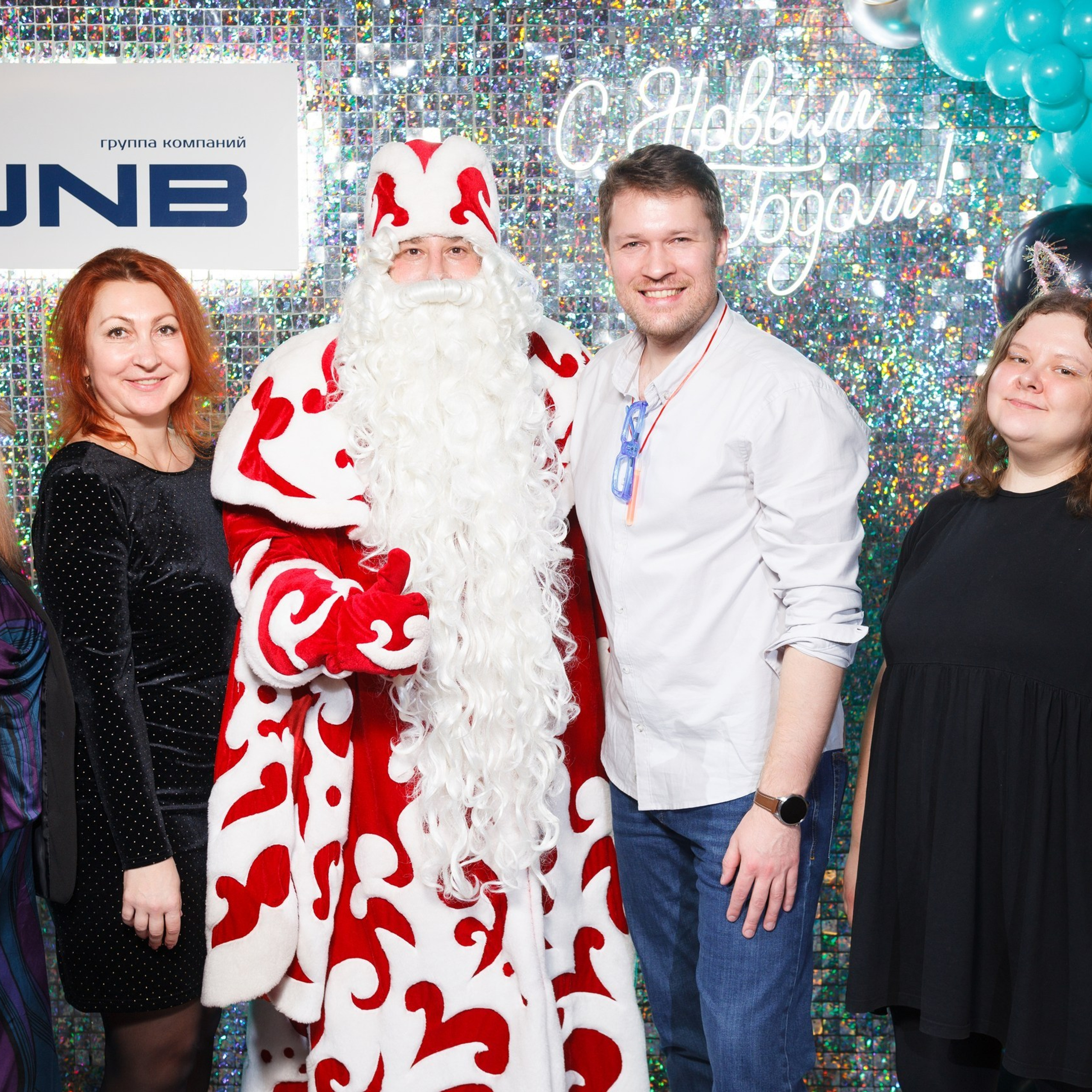 Новогодний корпоратив в стиле Неоновая вечеринка