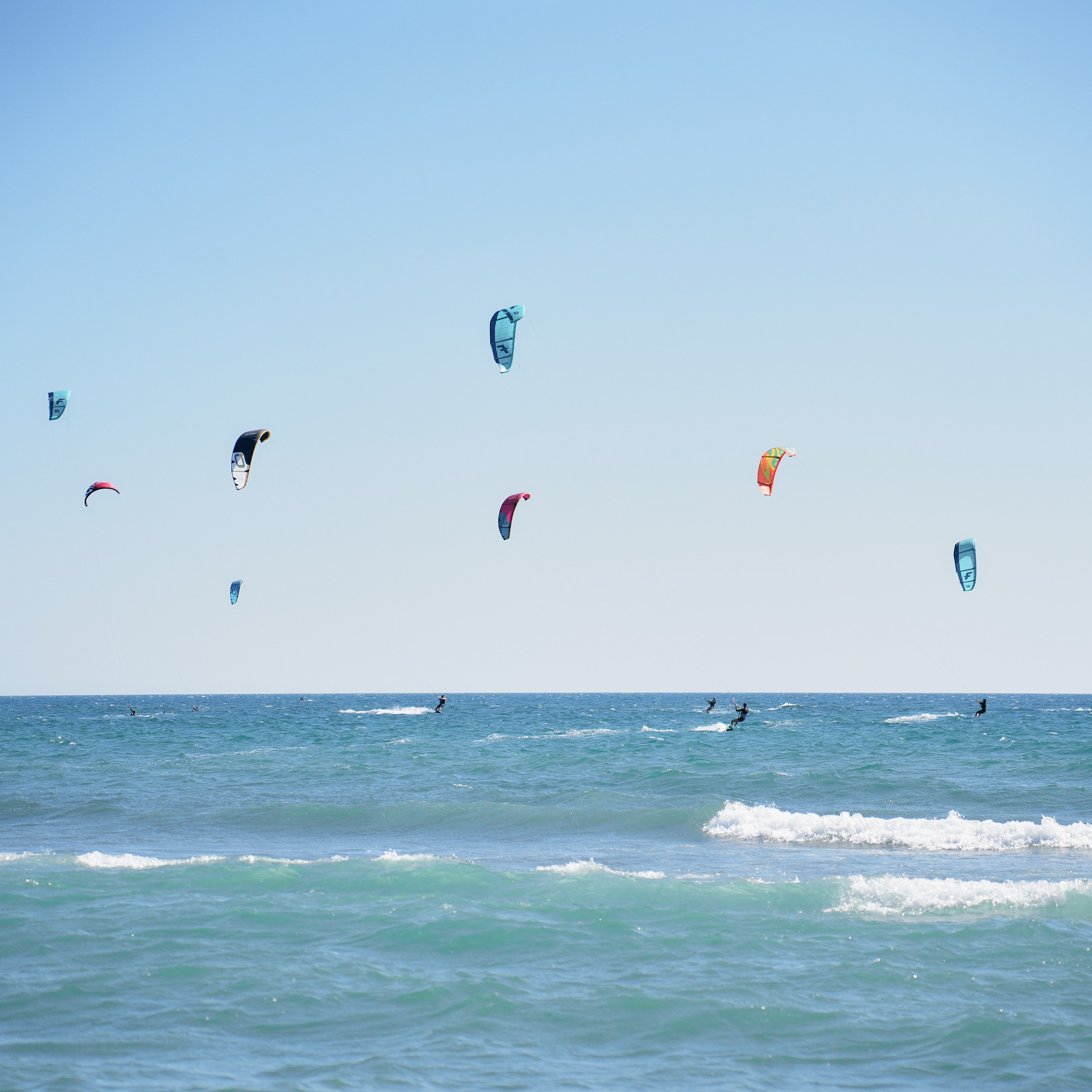 Кайты на Большом пляже. Ульцинь, Черногория.