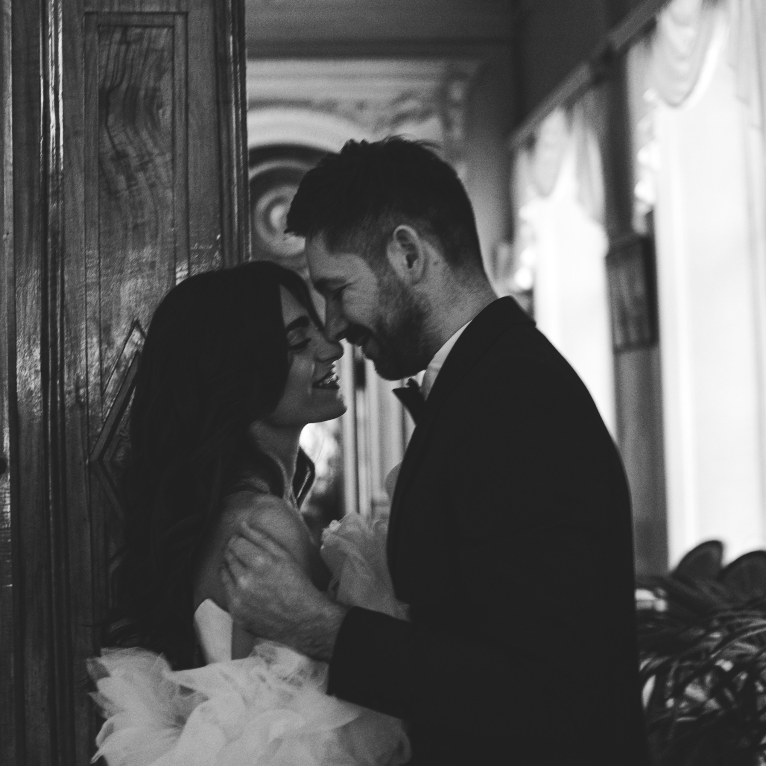 Свадебное lovestory в Пушкинской библиотеке. Фотограф в Москве