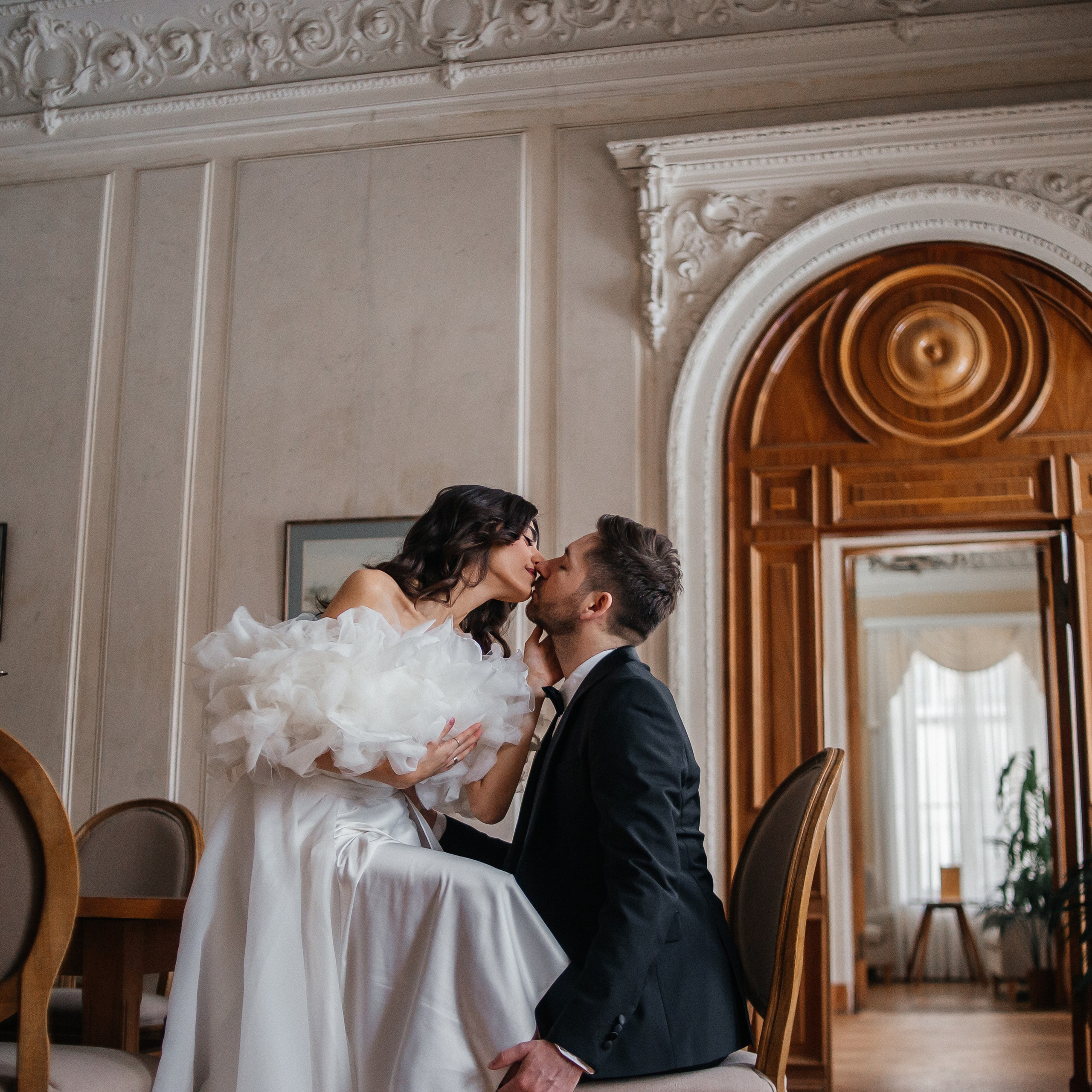 Свадебное lovestory в Пушкинской библиотеке. Фотограф в Москве