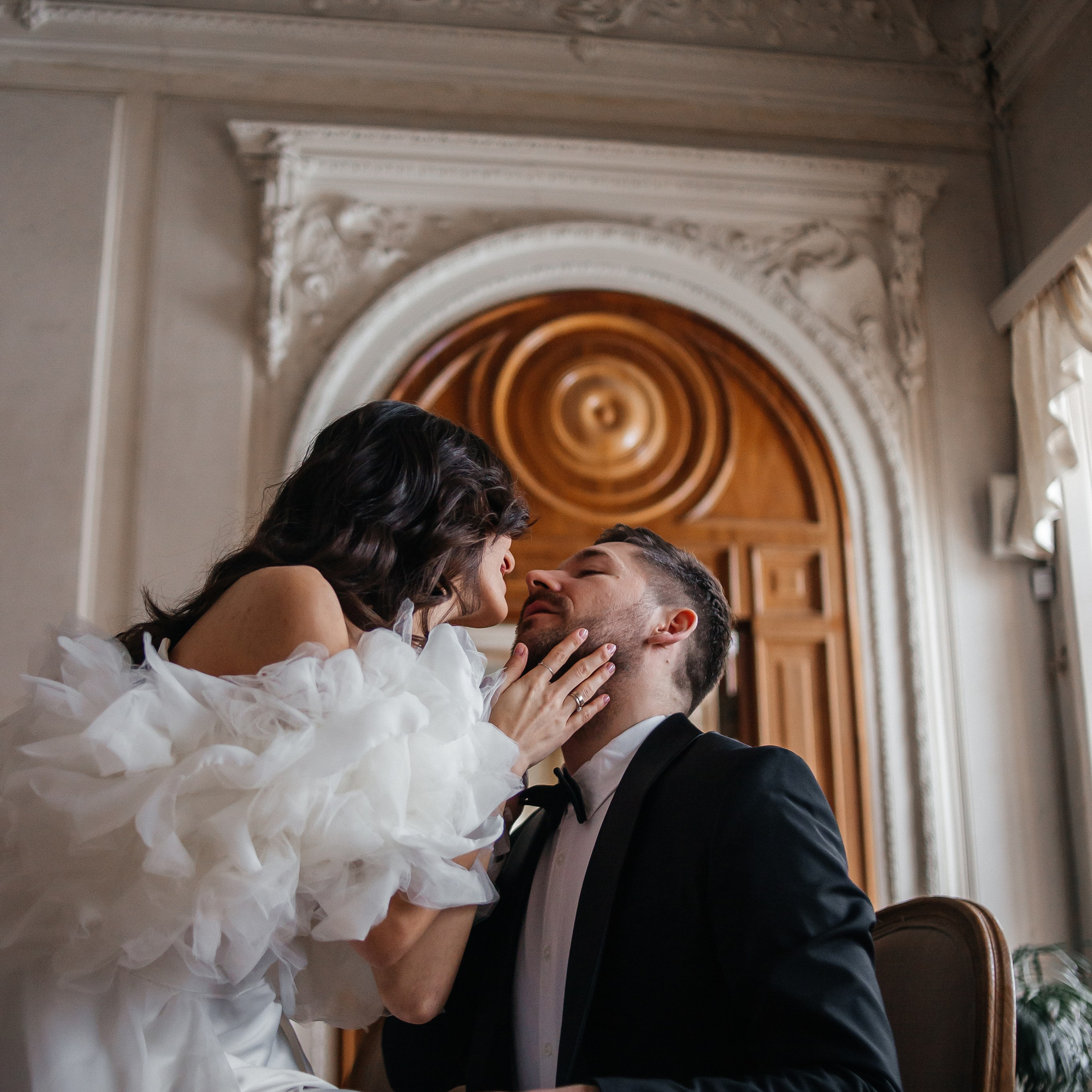 Свадебное lovestory в Пушкинской библиотеке. Фотограф в Москве