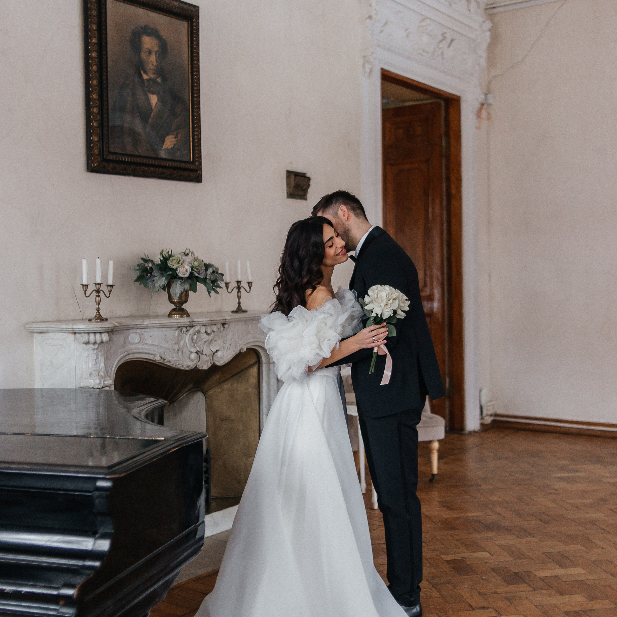 Свадебное lovestory в Пушкинской библиотеке. Фотограф в Москве