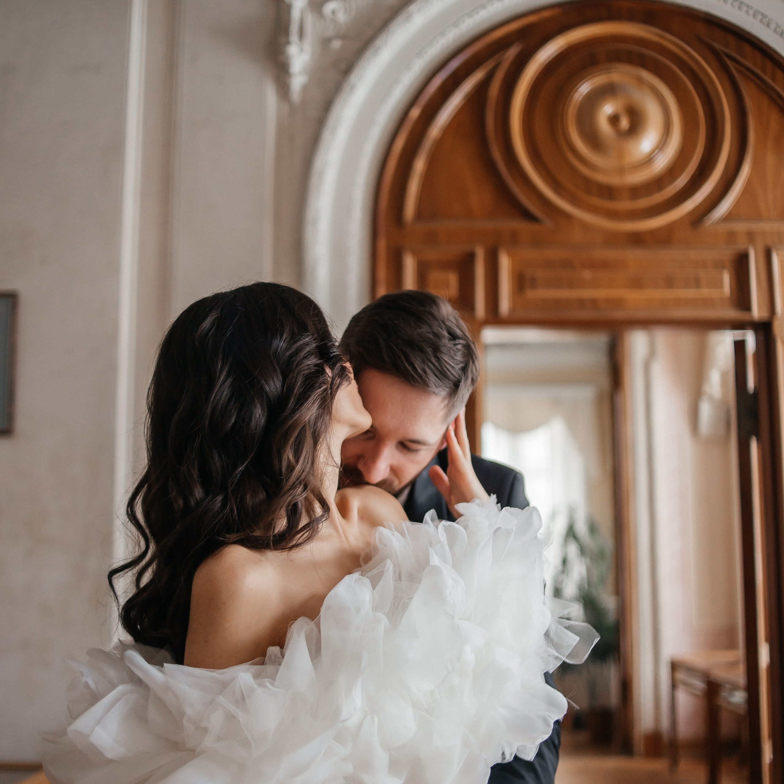 Свадебное lovestory в Пушкинской библиотеке. Фотограф в Москве