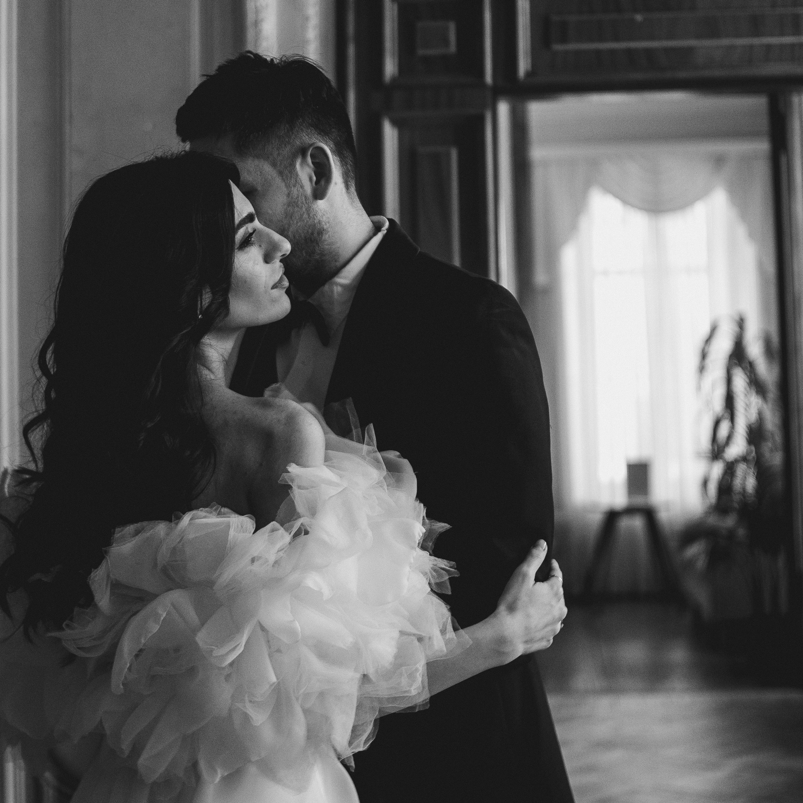 Свадебное lovestory в Пушкинской библиотеке. Фотограф в Москве