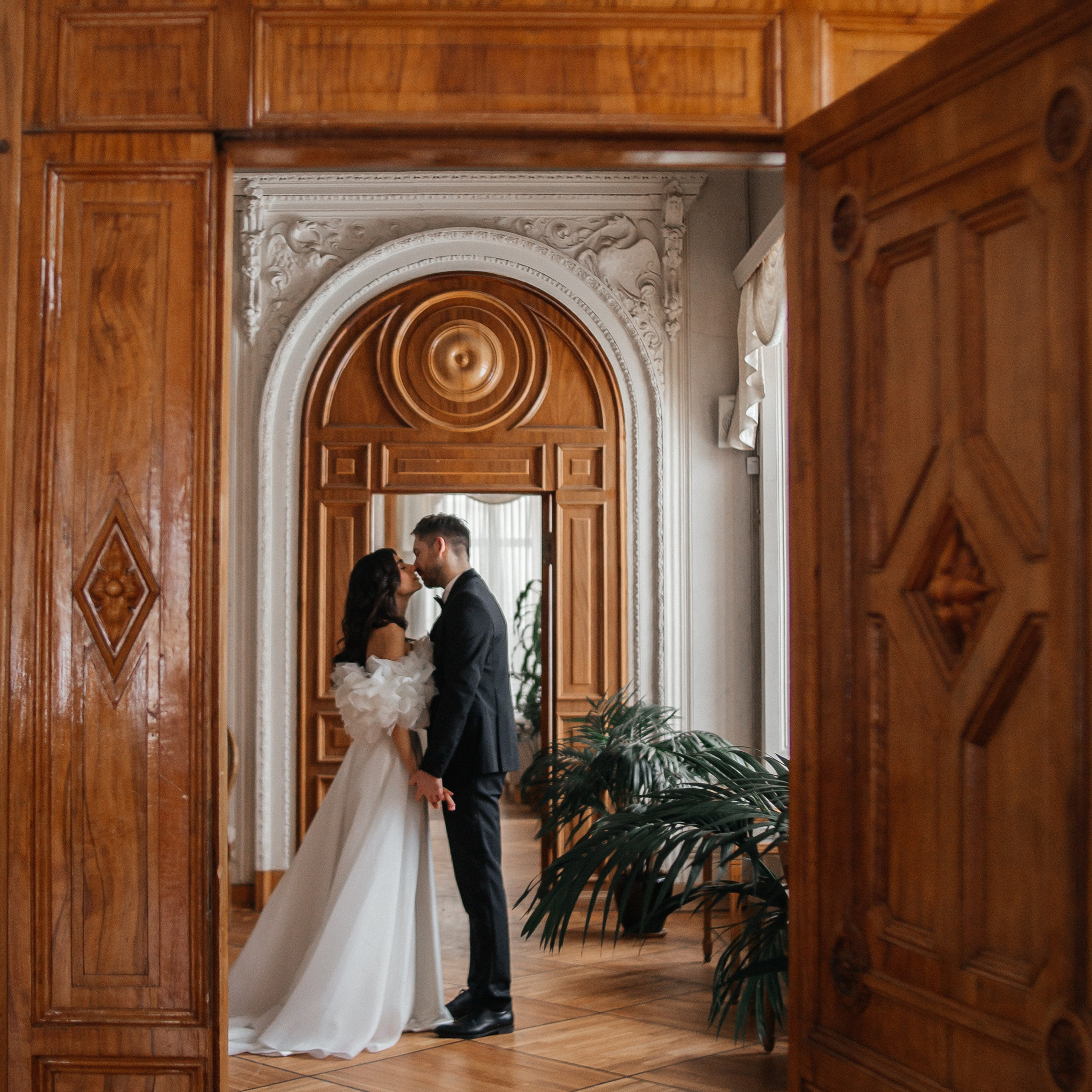 Свадебное lovestory в Пушкинской библиотеке. Фотограф в Москве