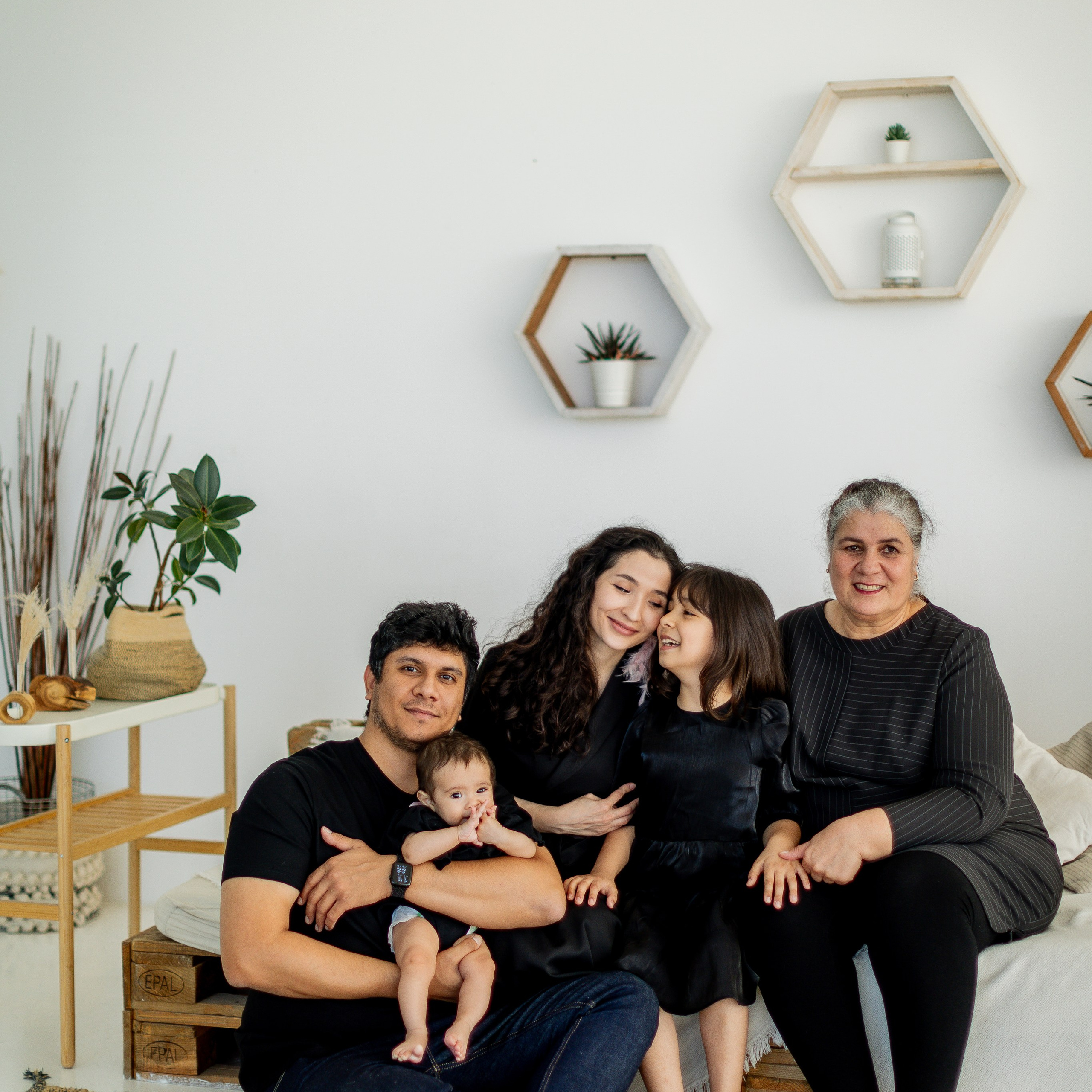 Фара и семья