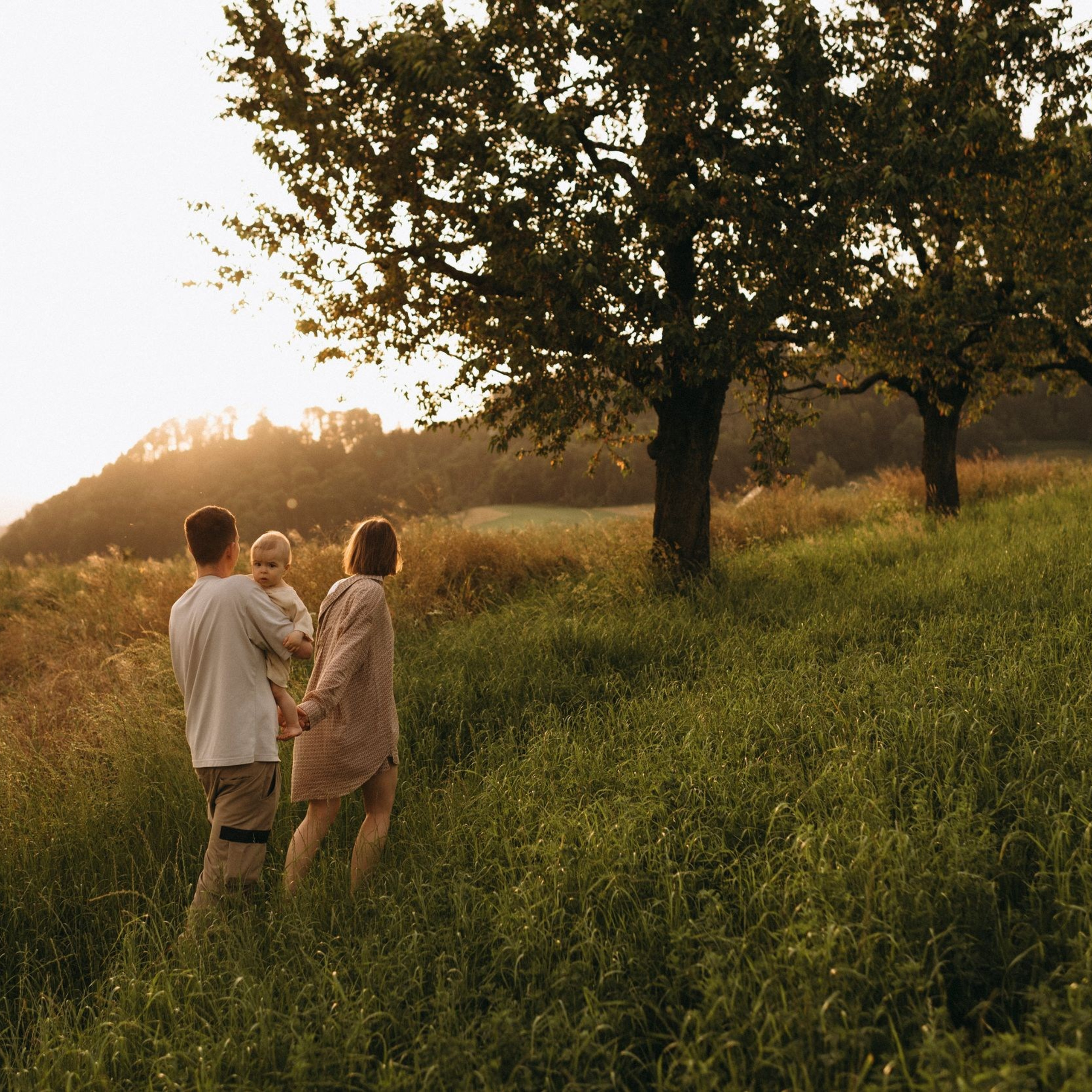 Reviews. Polina Sobol — family & documentary photographer in Bern. Outdoor & urban photo sessions for families, kids and couples