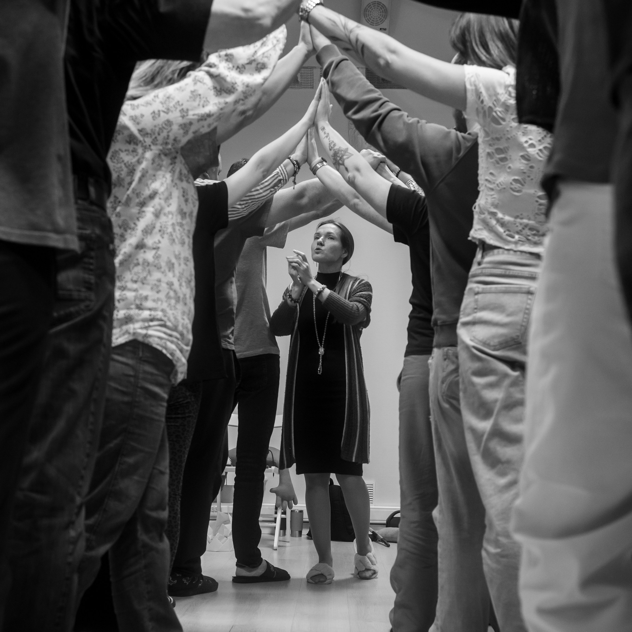 Расстановки — эмоциональное психологическое мероприятие, помогающее людям